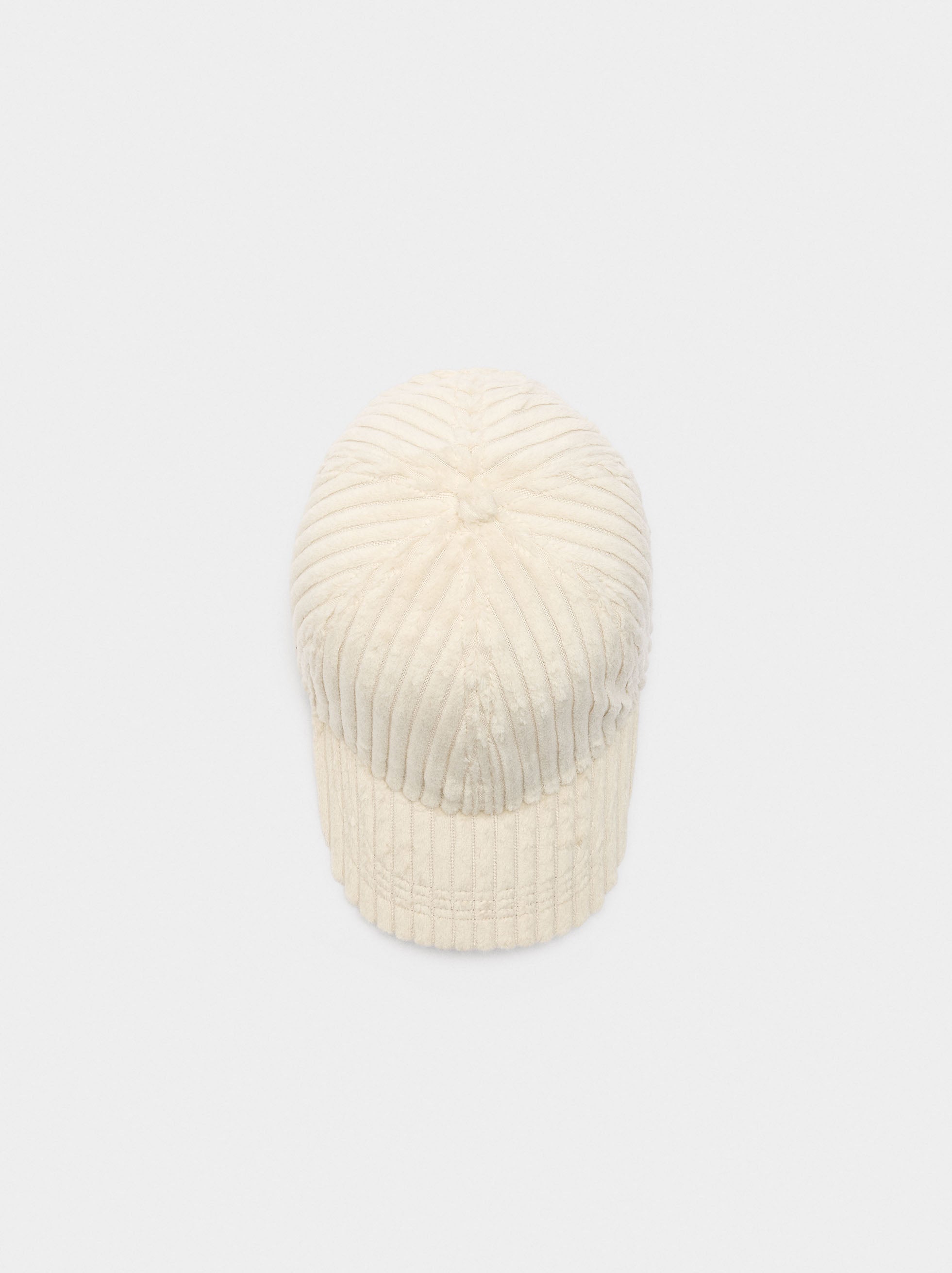 Gorra Canalada De Terciopelo
