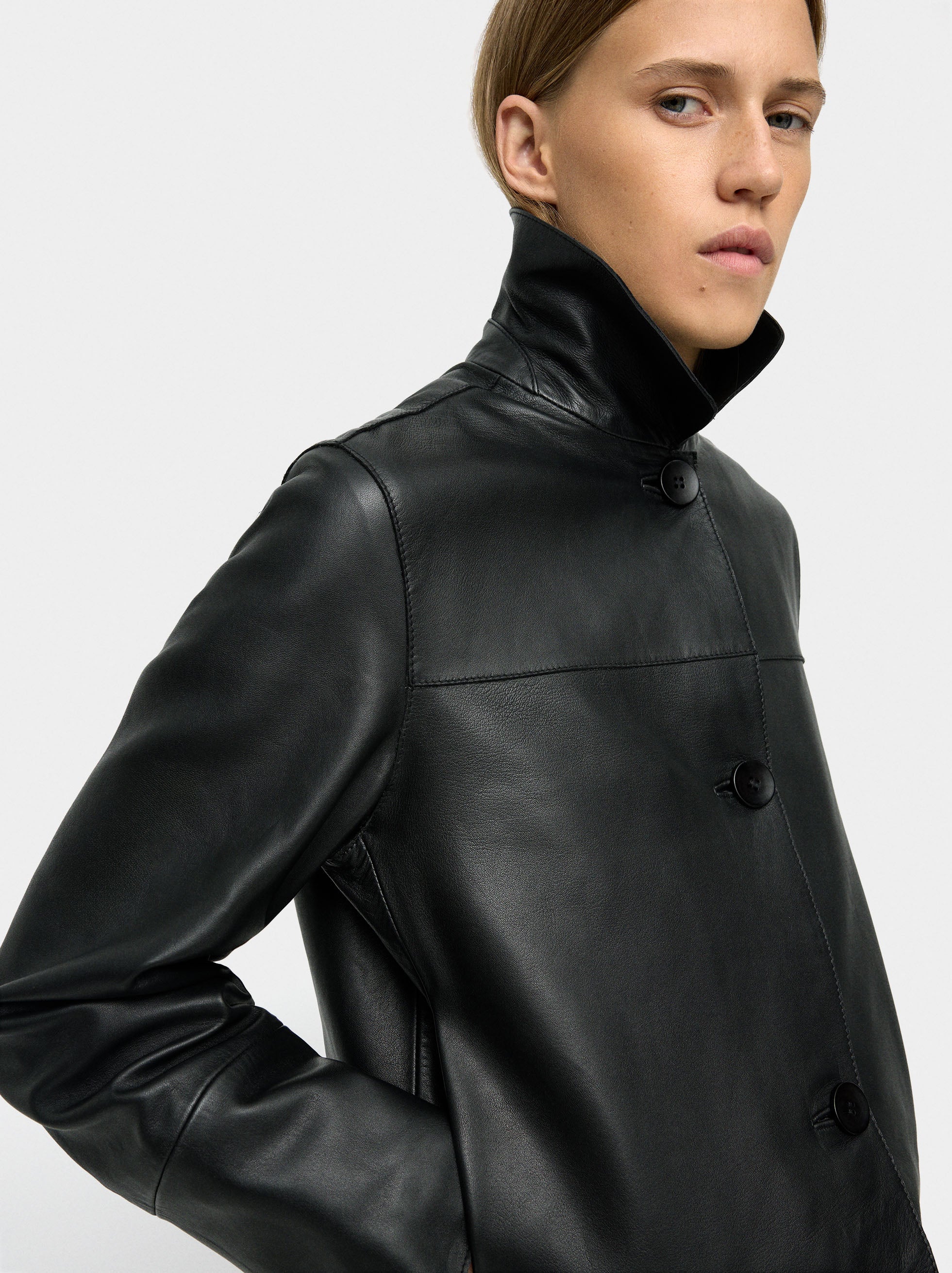 Chaqueta De Piel Con Pespuntes