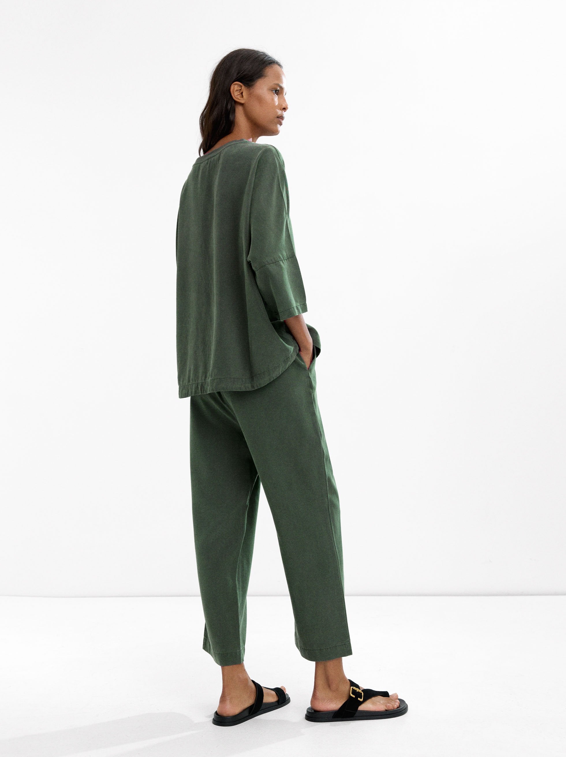 Pantalón Fluido Con Cintura Elástica