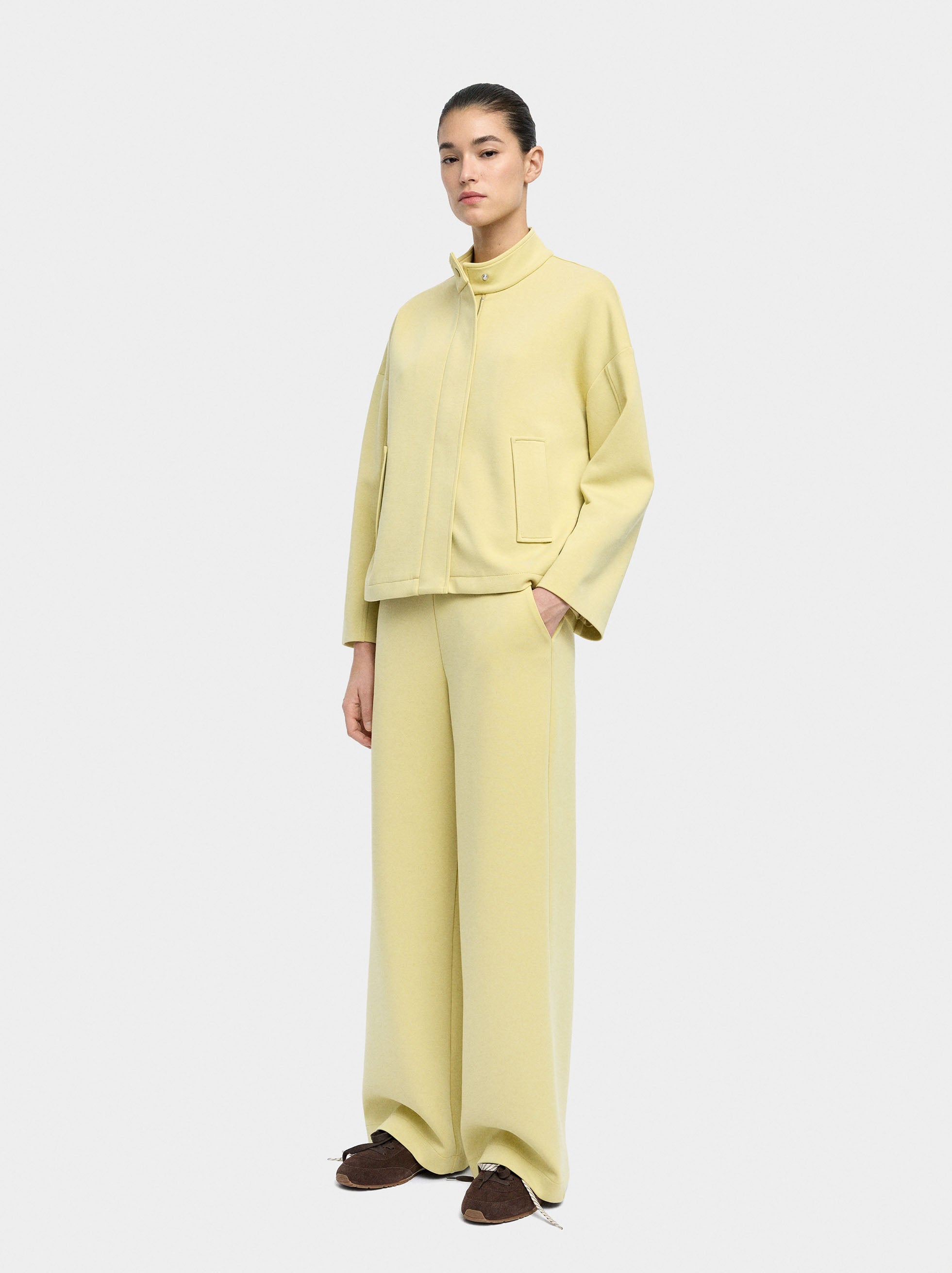 Pantalón Con Cintura Elástica Y Bolsillos