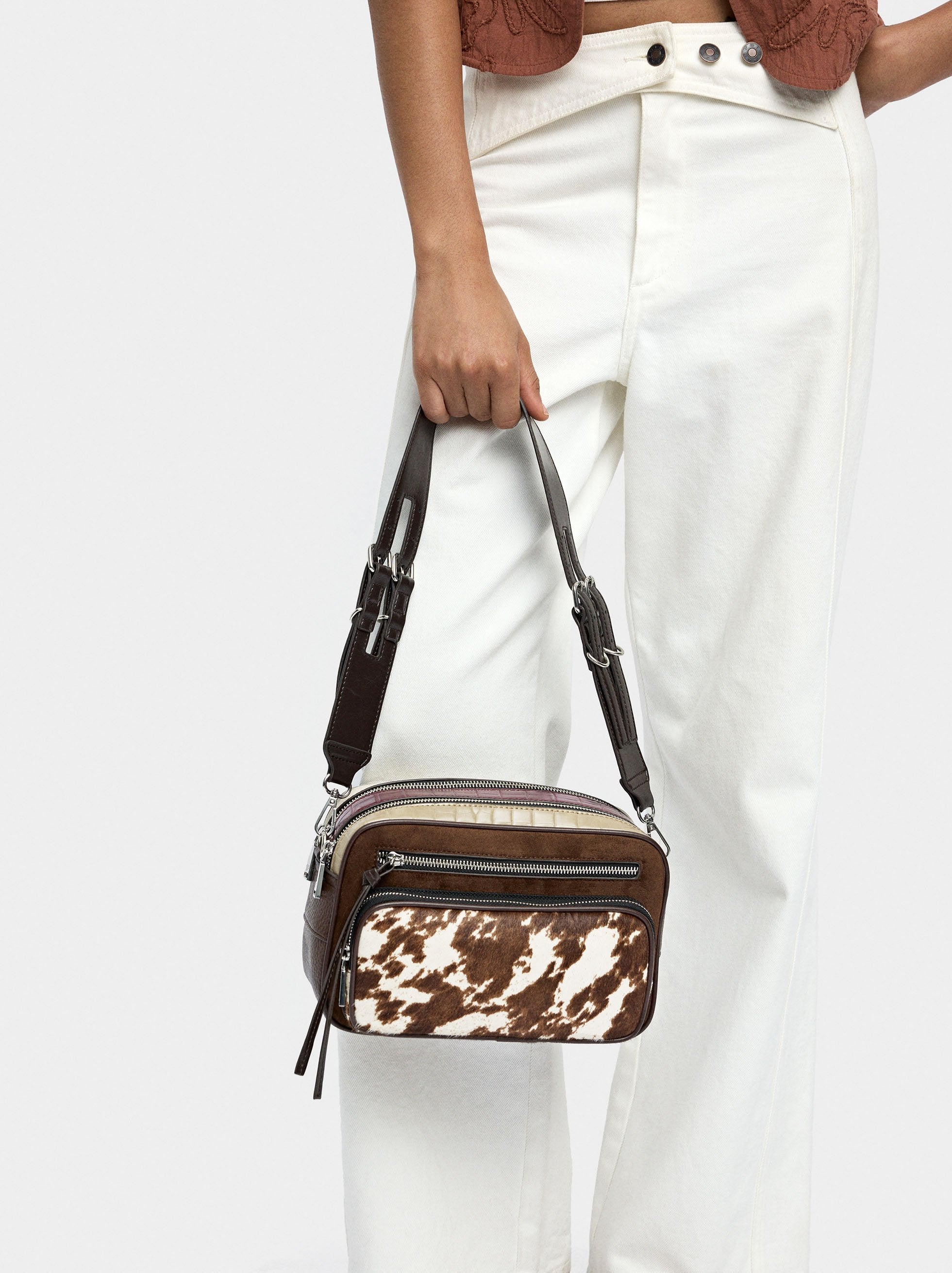 Bolso Bandolera Con Piel