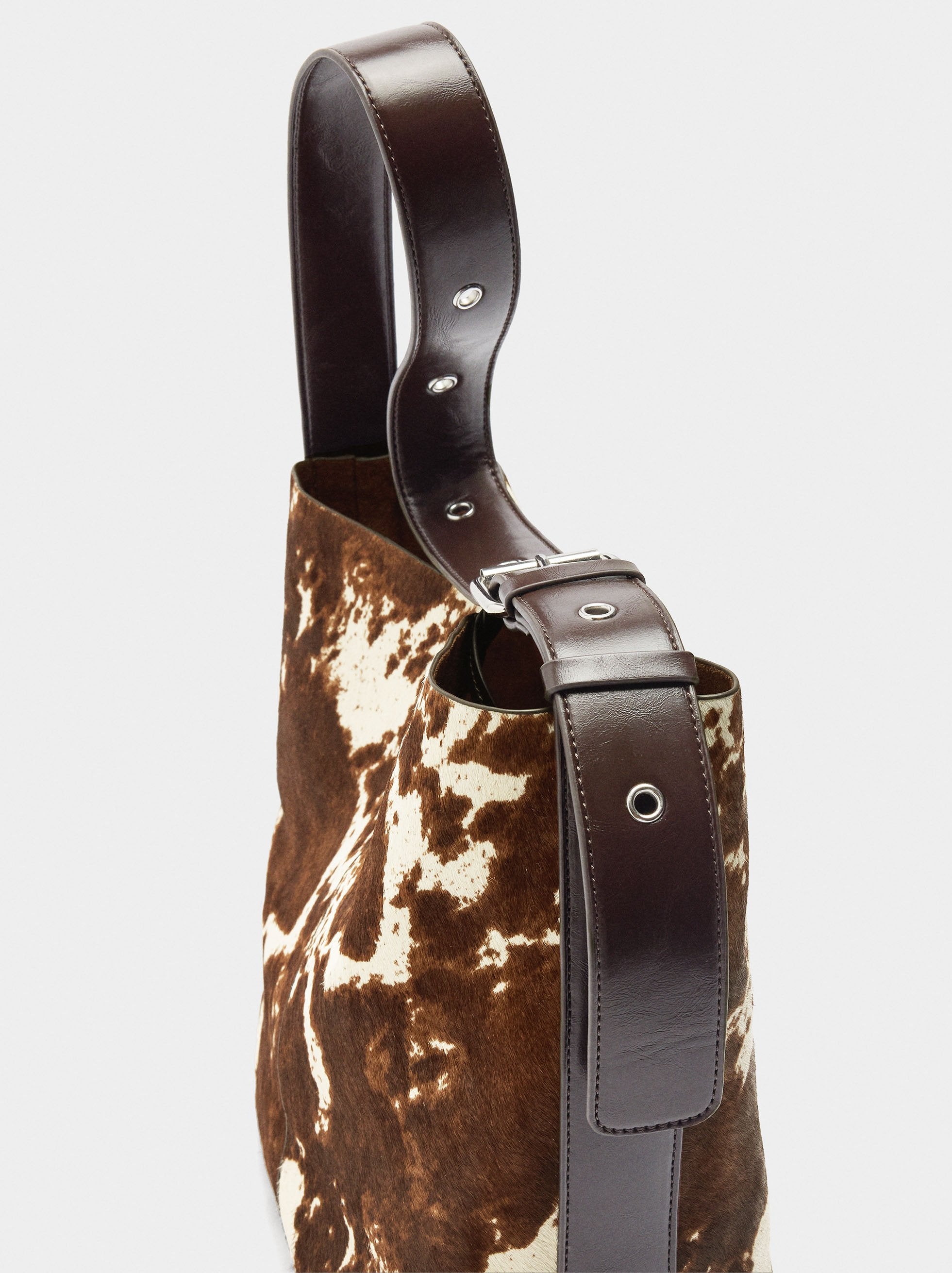 Bolso De Hombro Con Piel