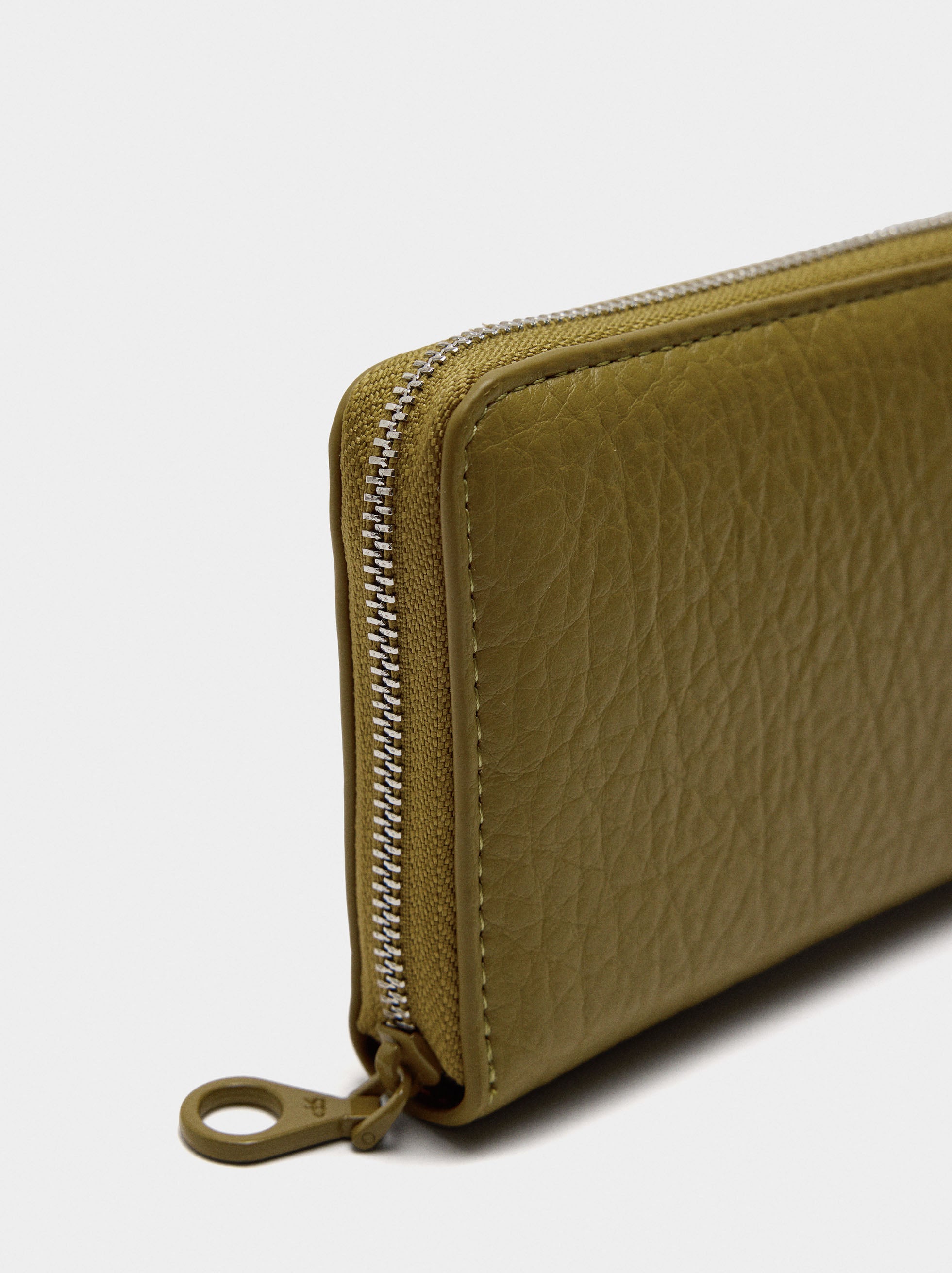 Cartera De Textura Con Cremallera