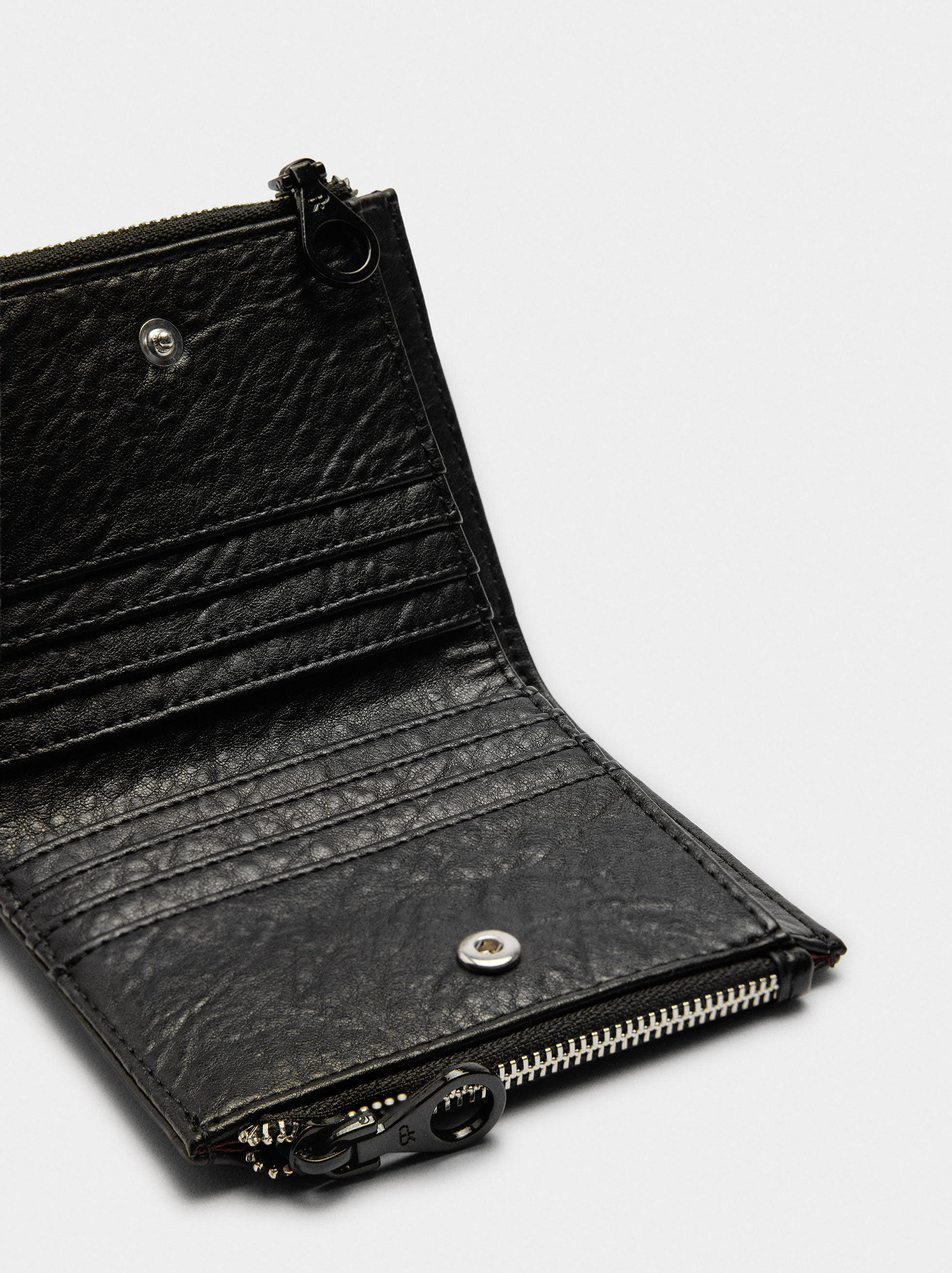 Cartera Con Textura Y Cremallera Doble
