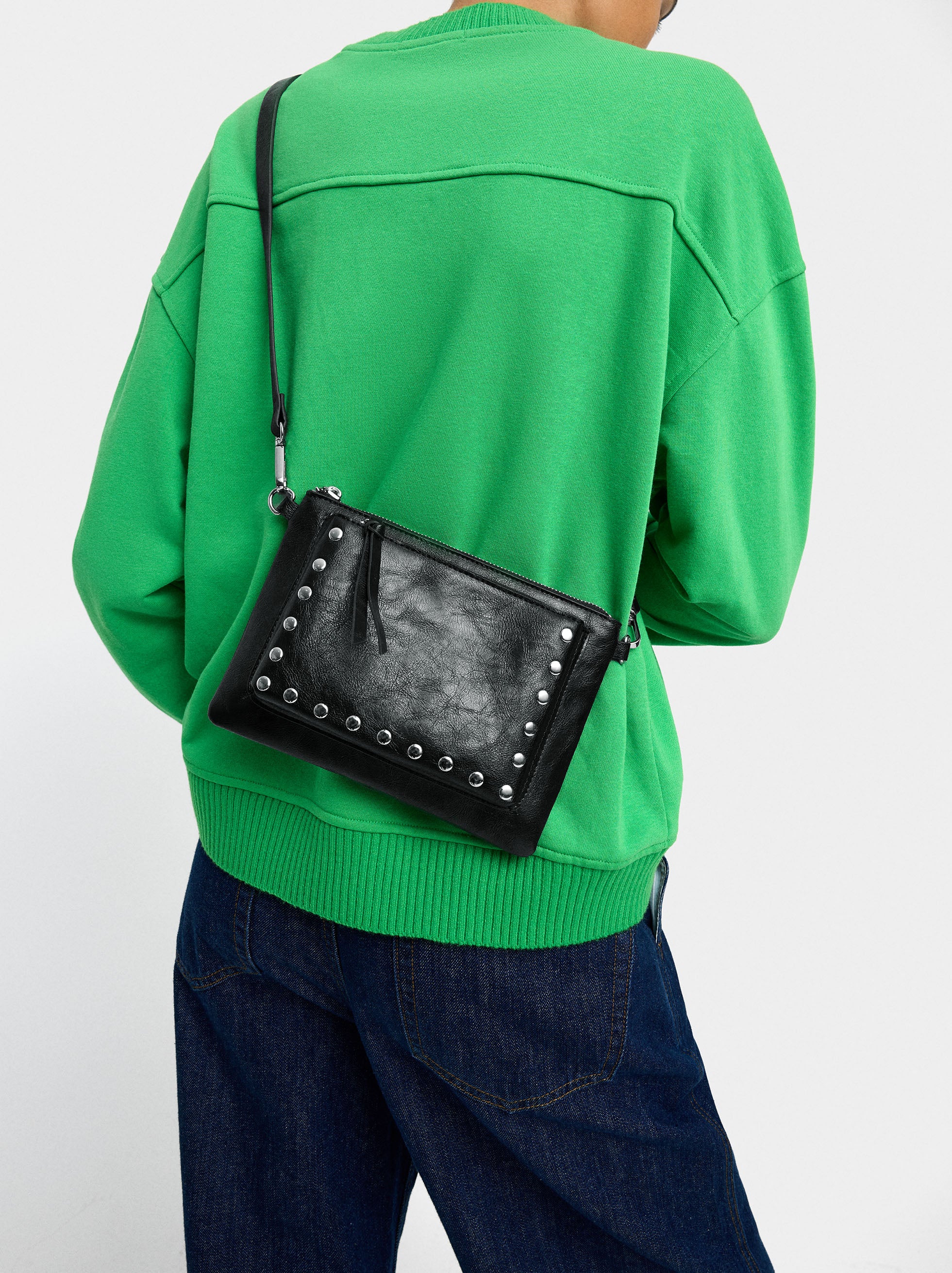 Bolso Bandolera Con Tachuelas
