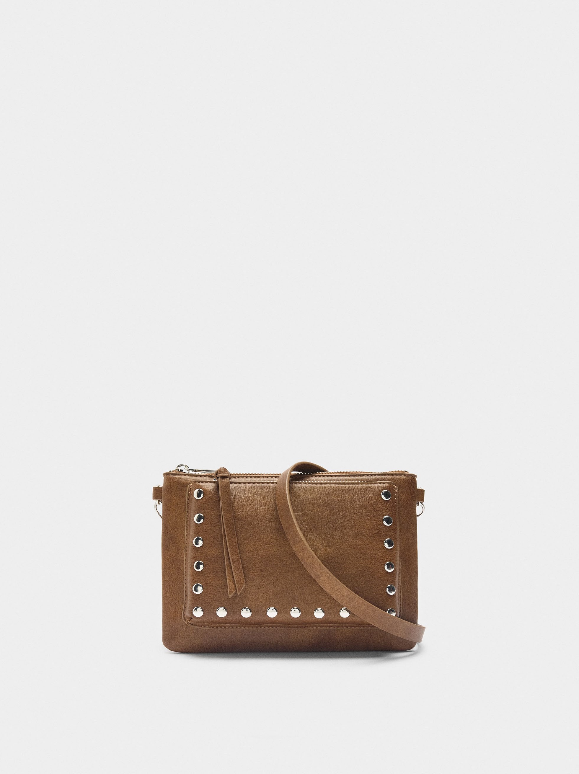 Bolso Bandolera Con Tachuelas