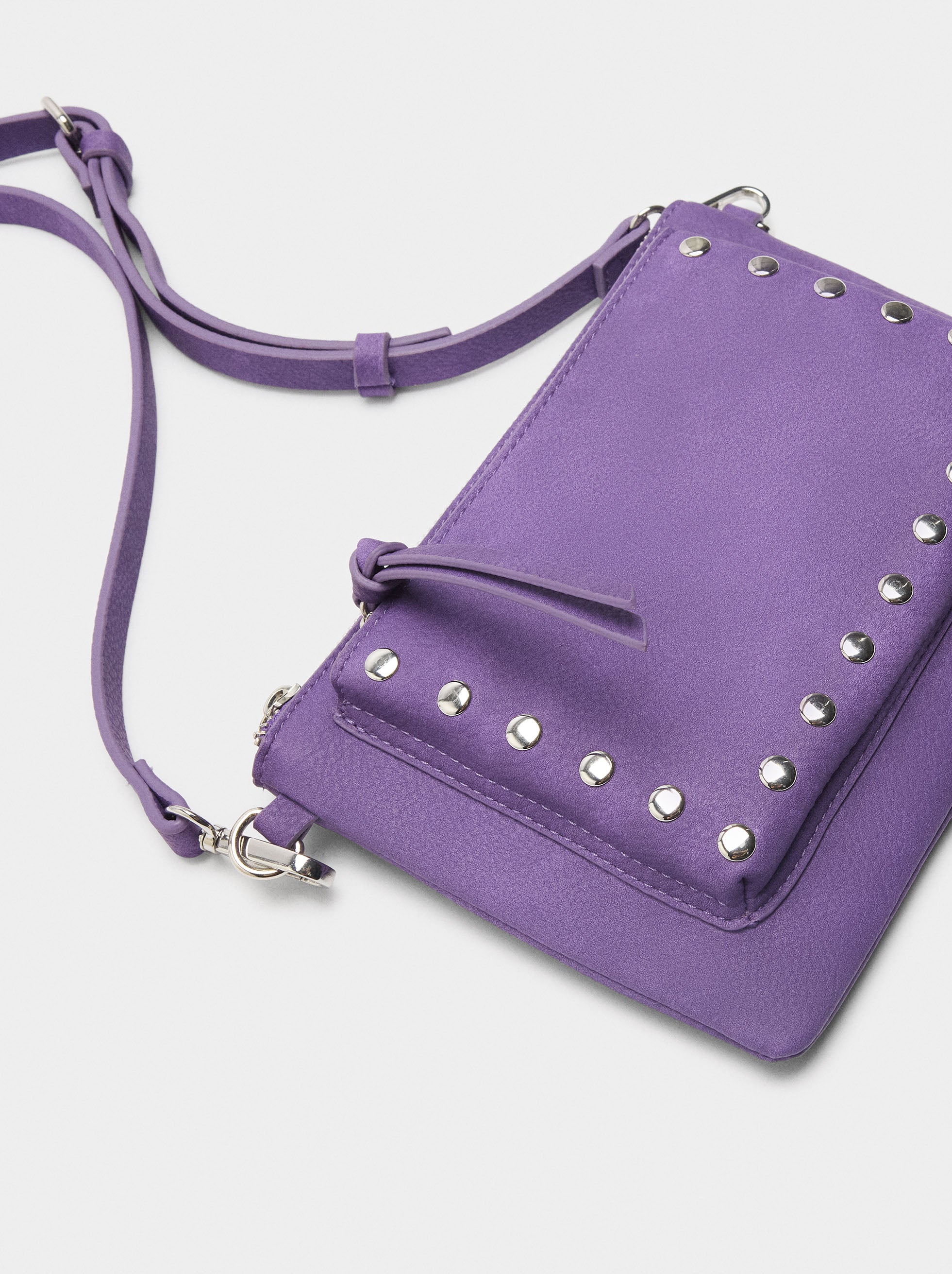 Bolso Bandolera Con Tachuelas