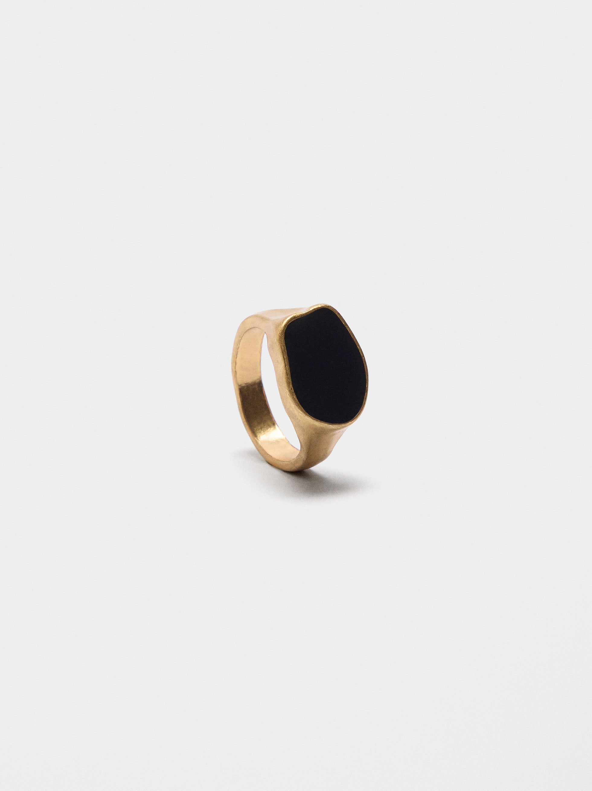Anillo Con Esmalte