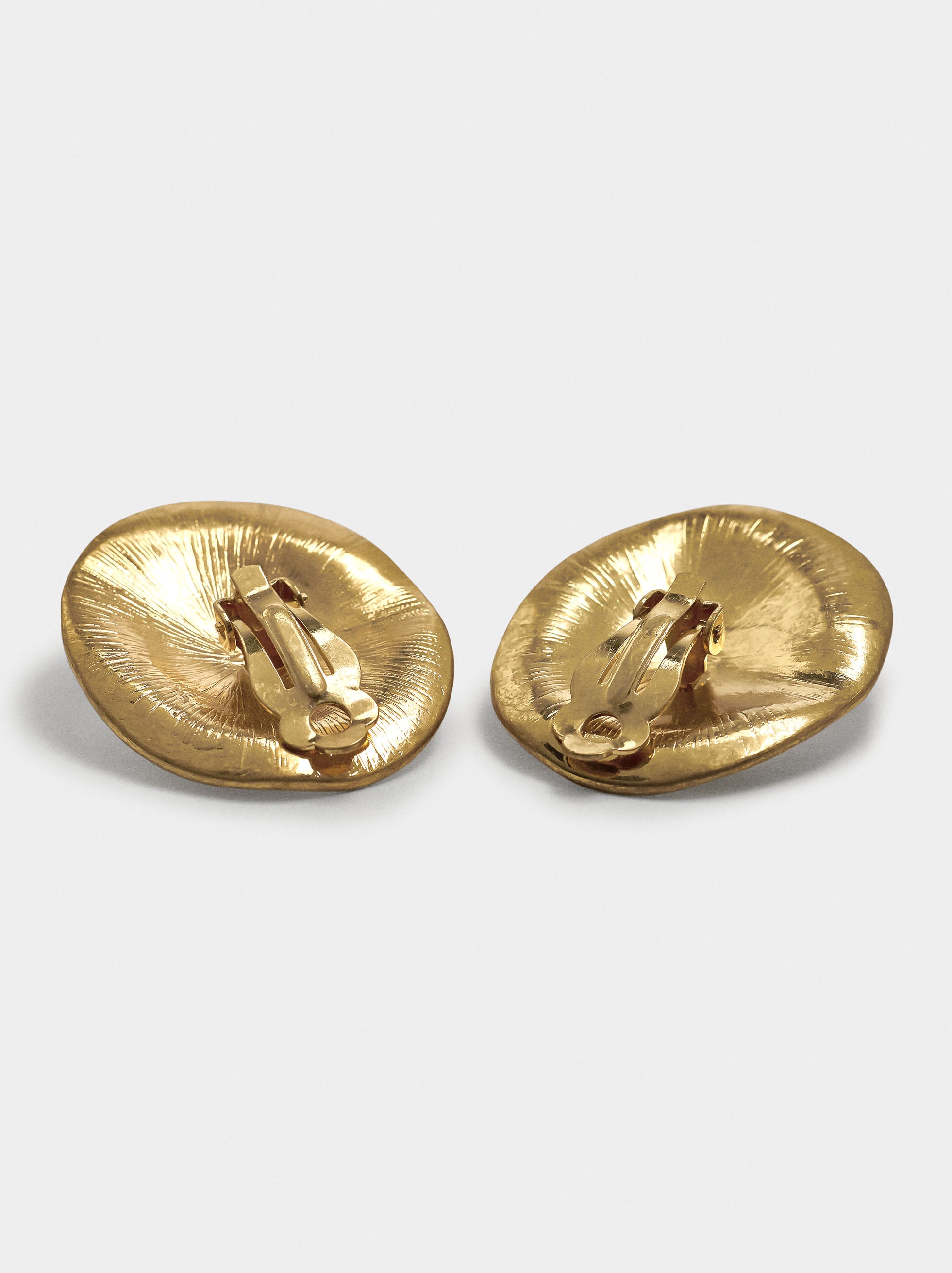 Pendientes Redondos Con Relieve