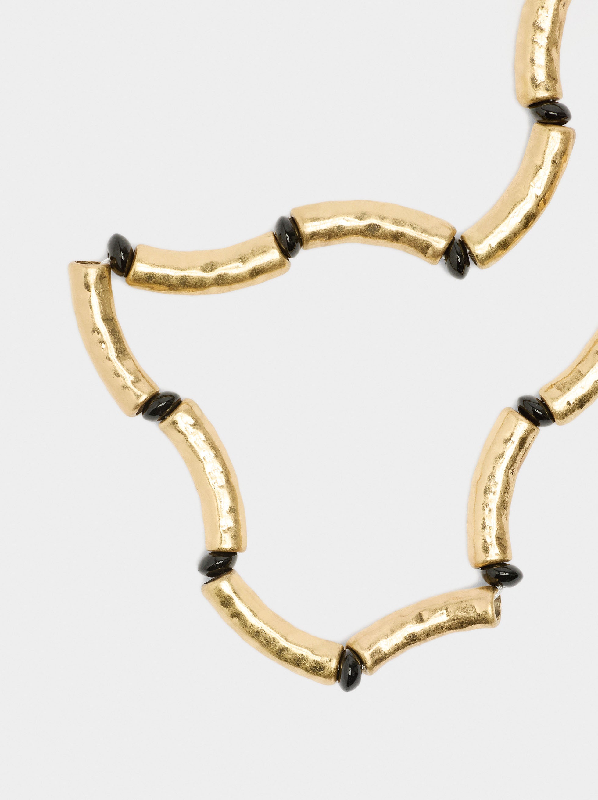 Collar Corto Tubular Segmentado