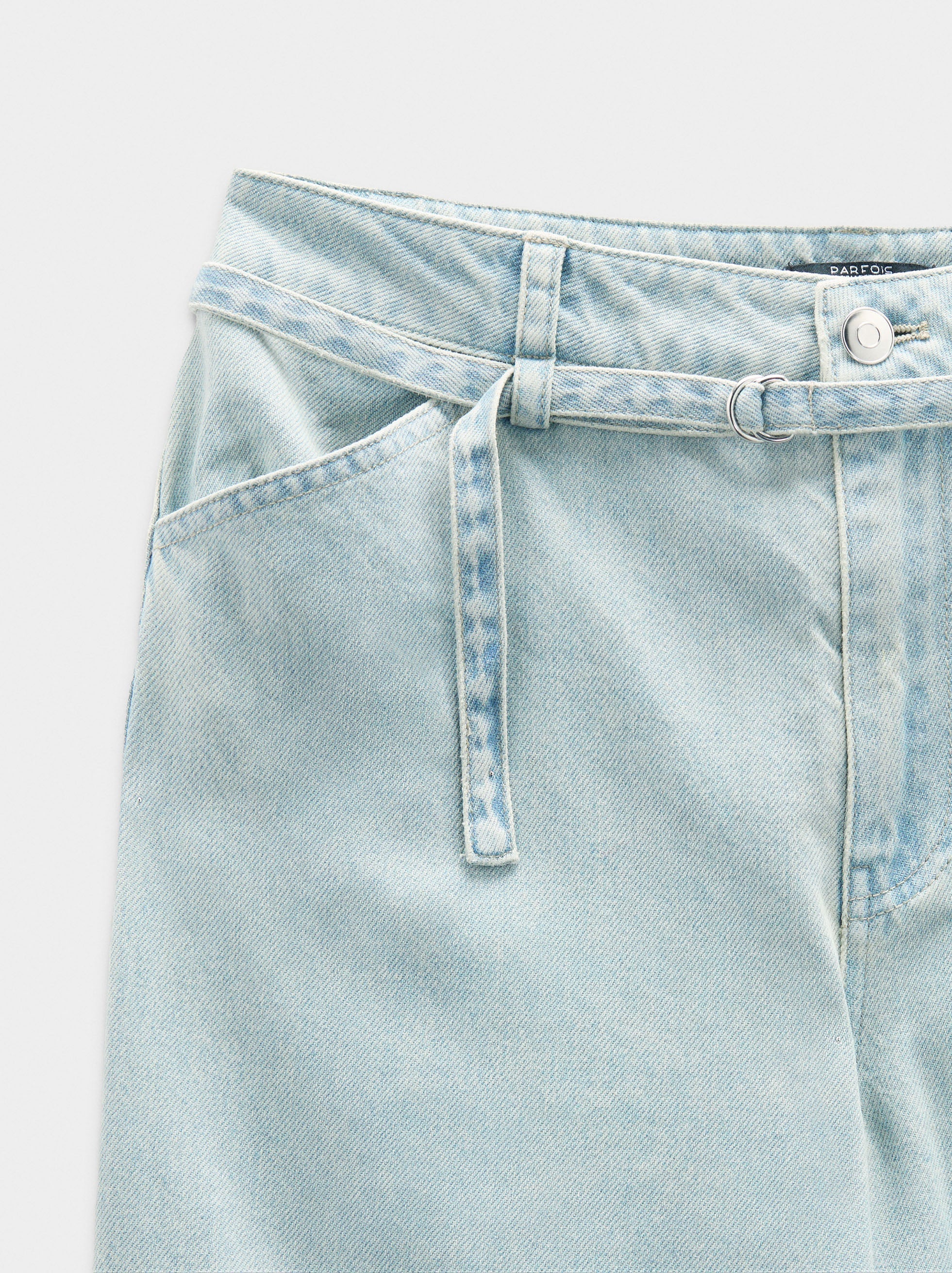 Pantalón Vaquero Recto Con Cinturón