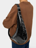 Bolso De Hombro Asimétrico Con Tachuelas