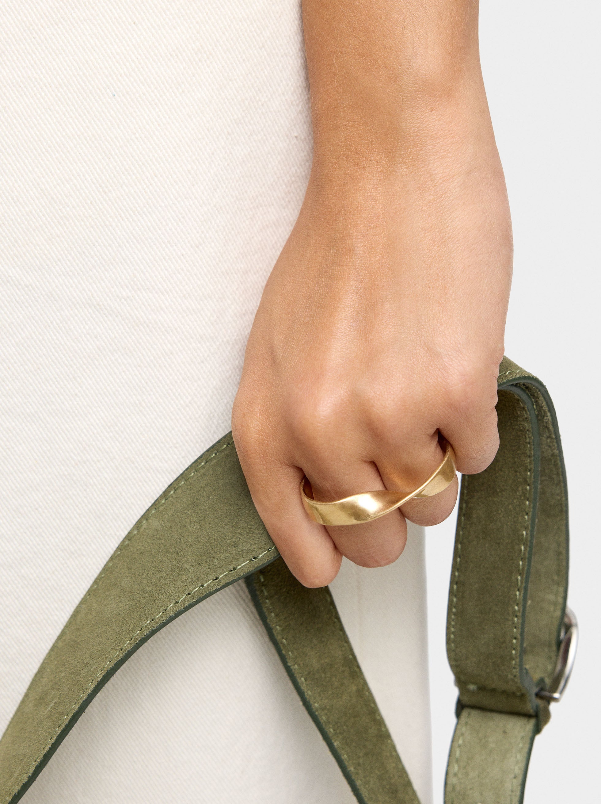 Anillo Doble Efecto Torcido