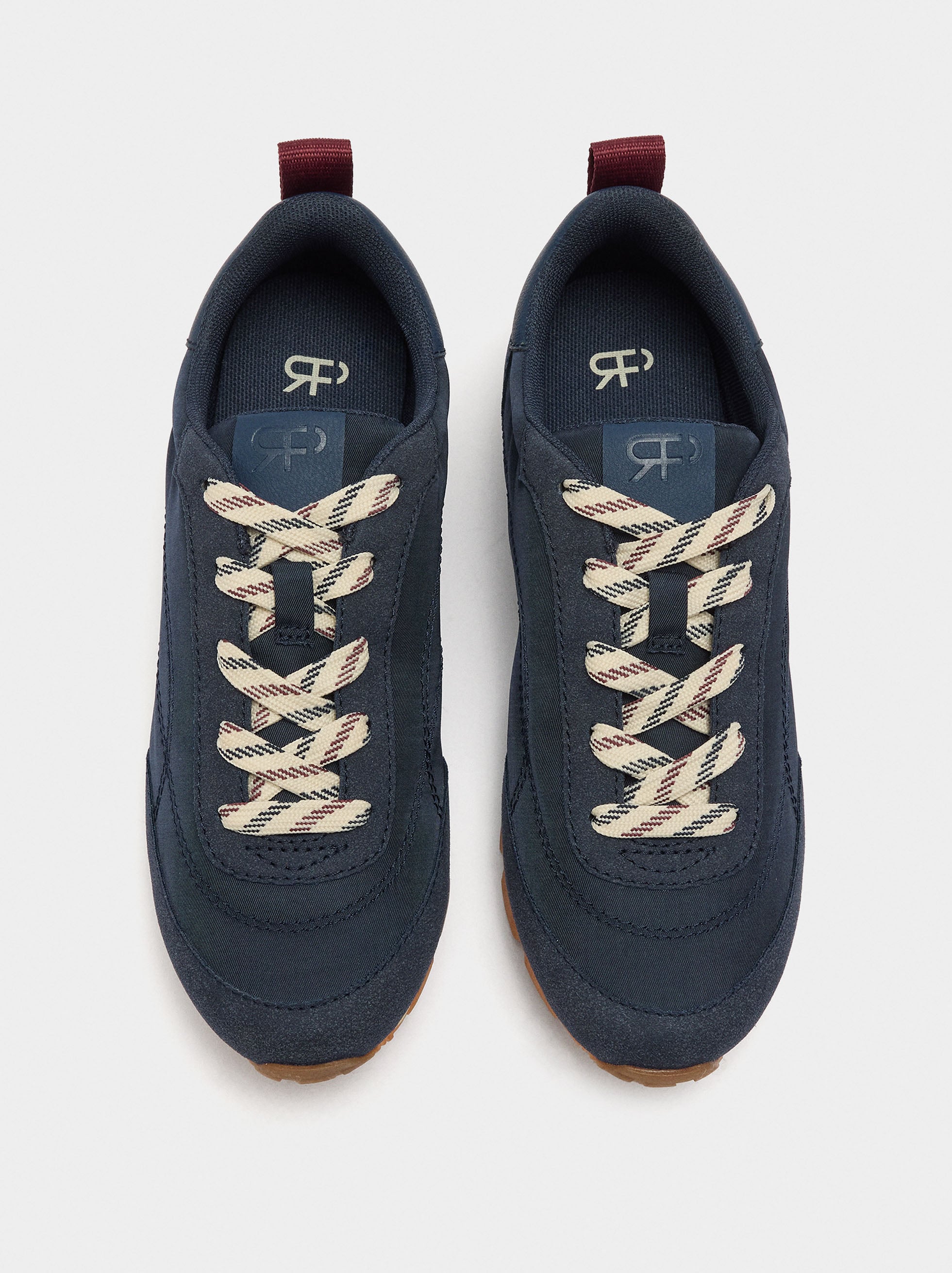 Zapatillas Con Contraste
