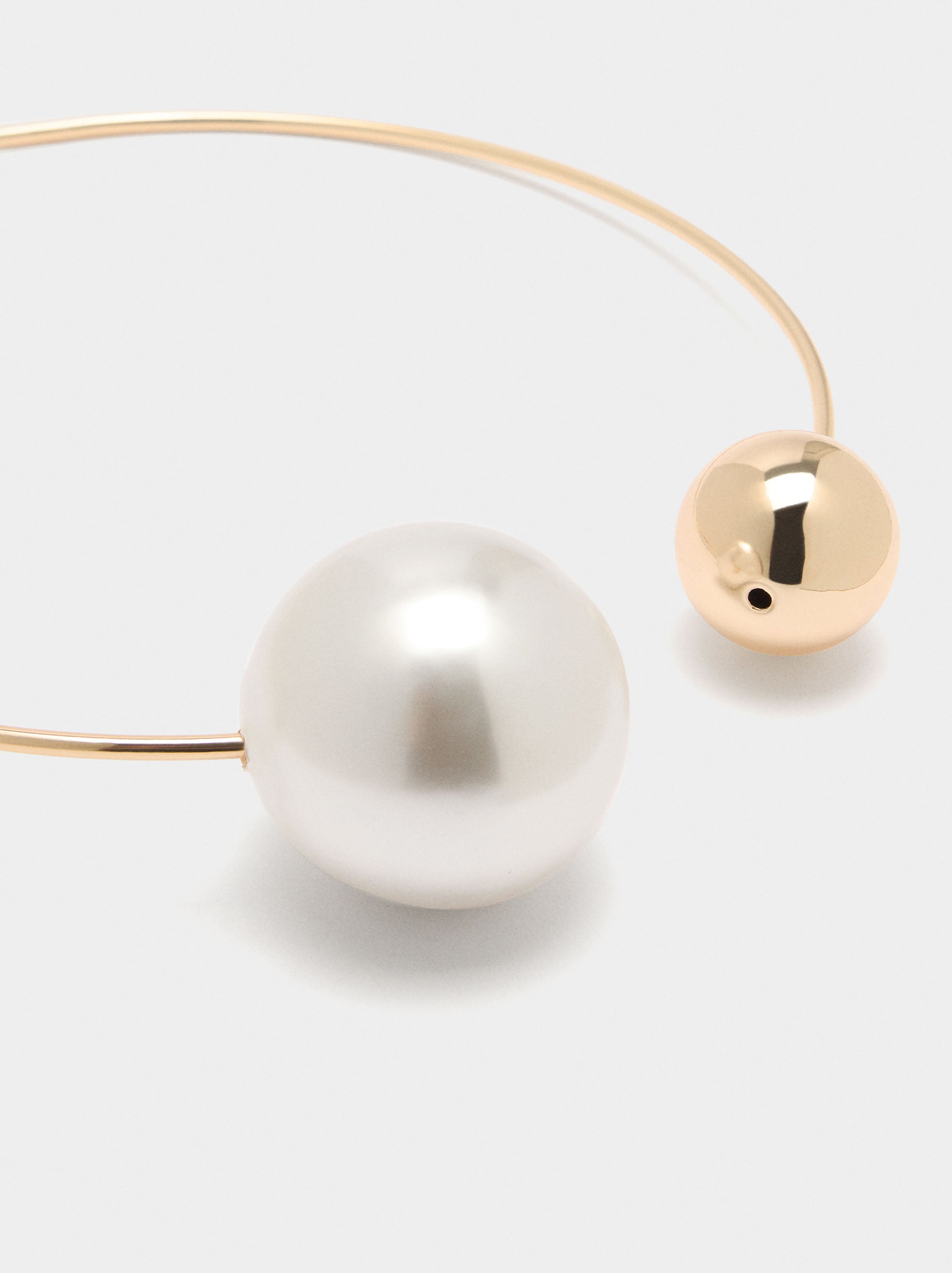 Collar Rígido Con Esfera Y Perla