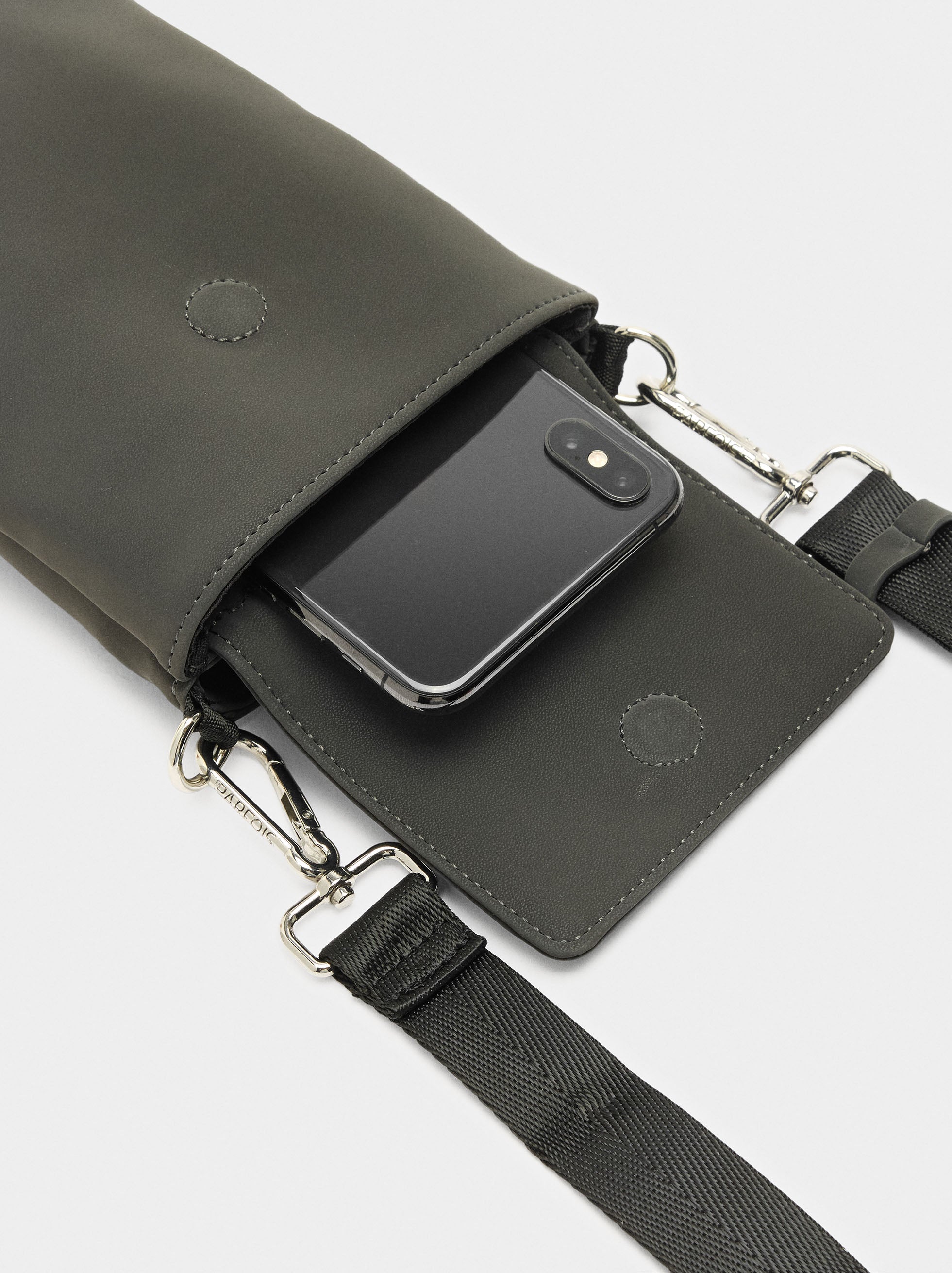 Bolsa Para Móvil Con Textura Suave