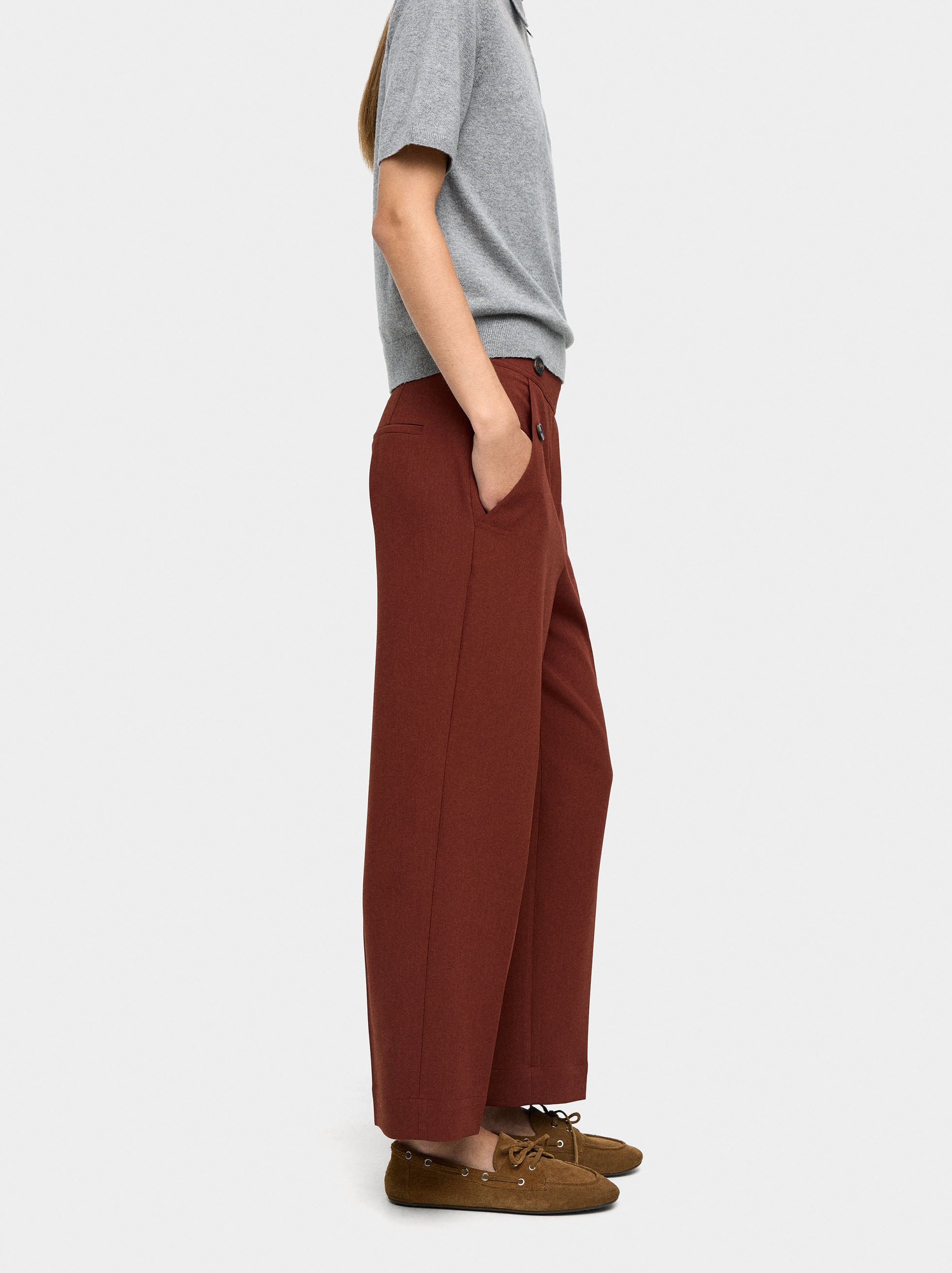 Pantalón Fluido Con Bolsillos