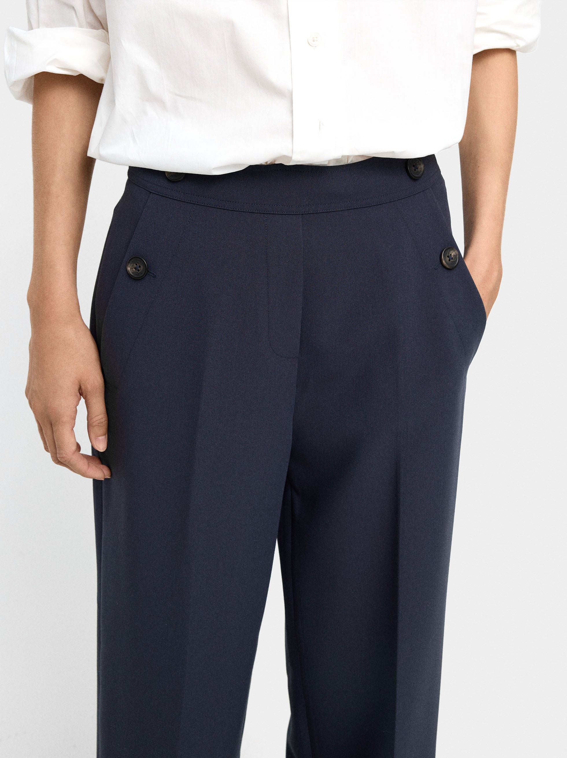 Pantalón Fluido Con Bolsillos