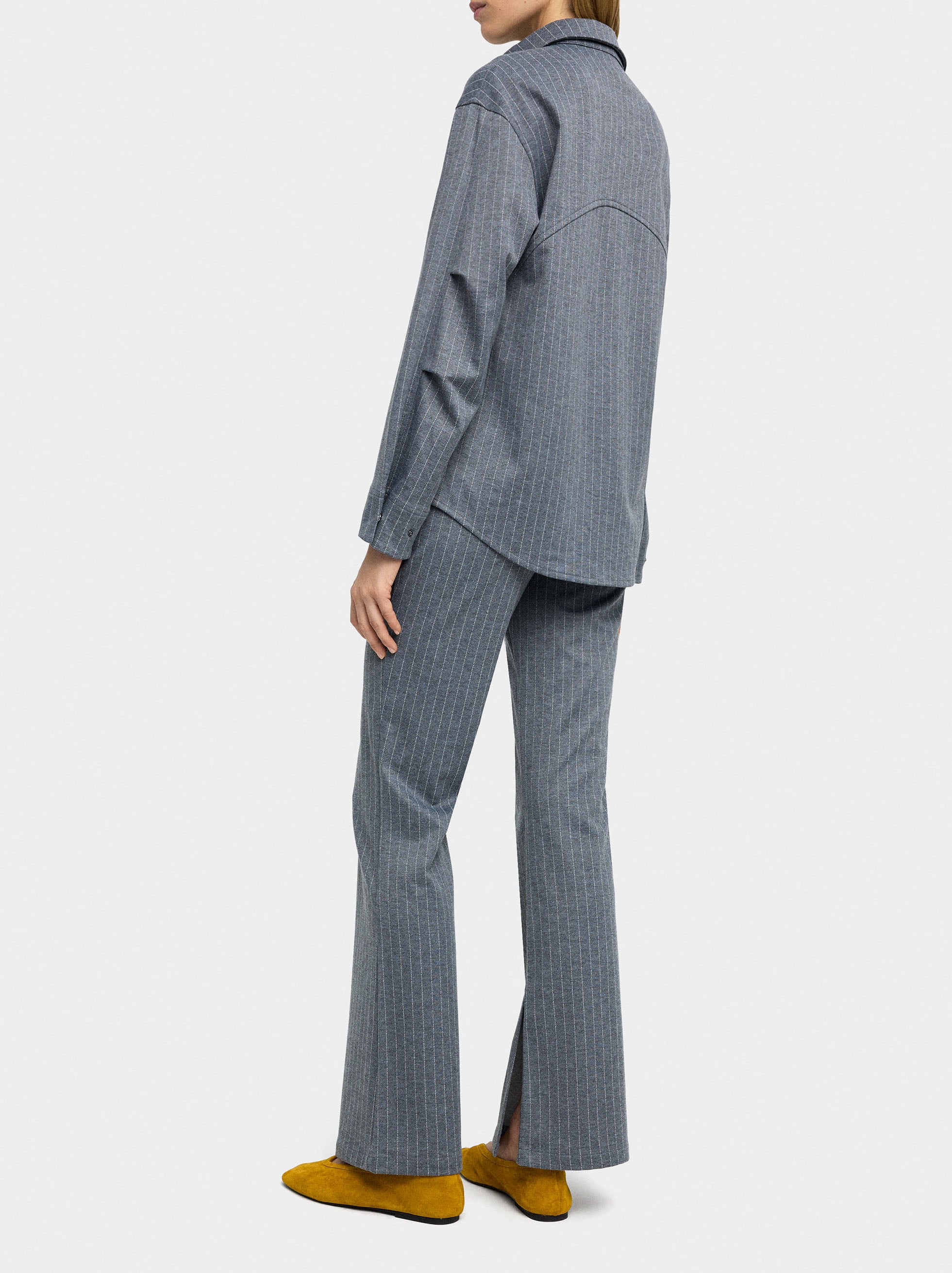 Pantalón Con Raya Diplomática