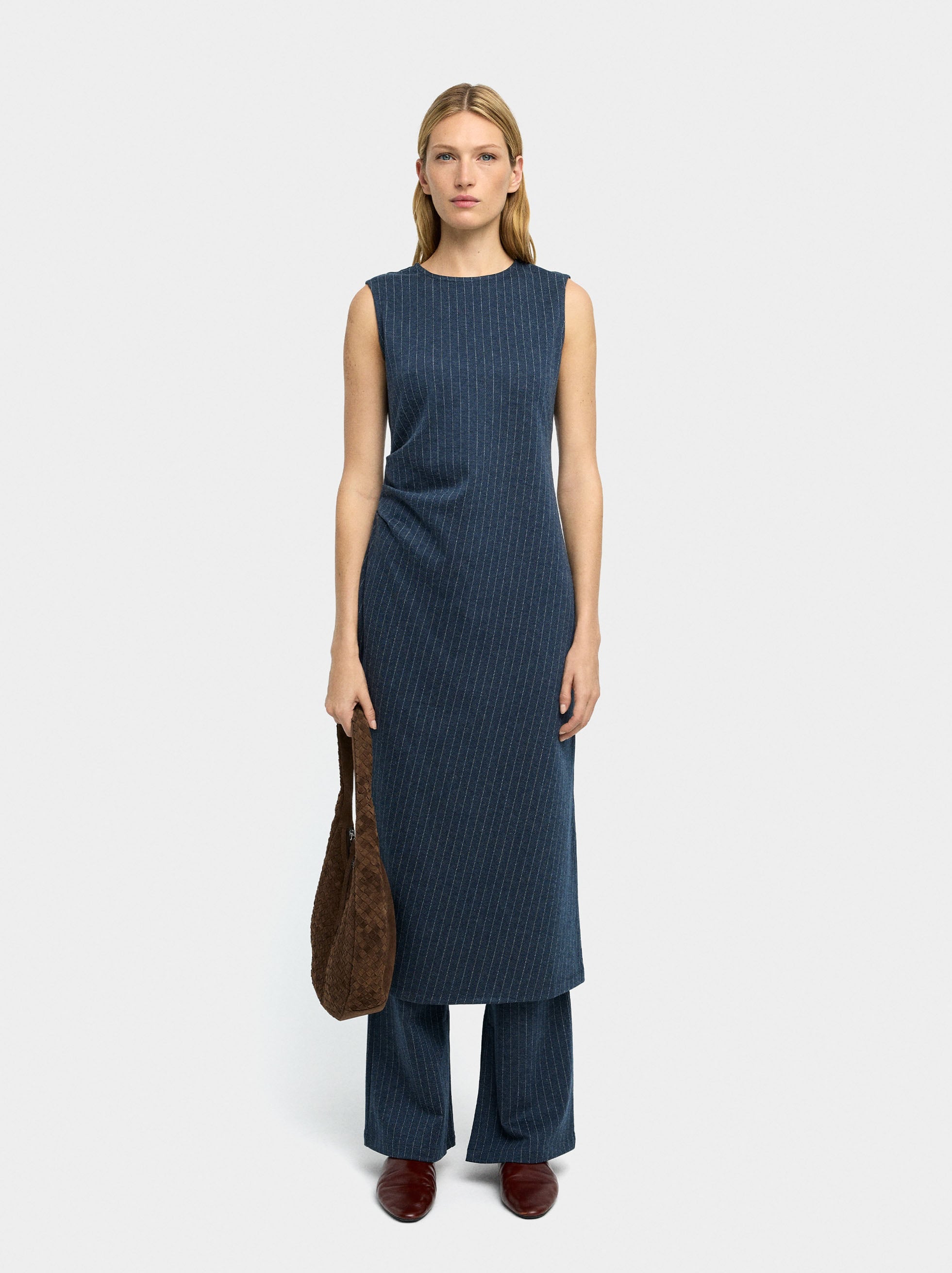 Vestido Midi Con Raya Diplomática
