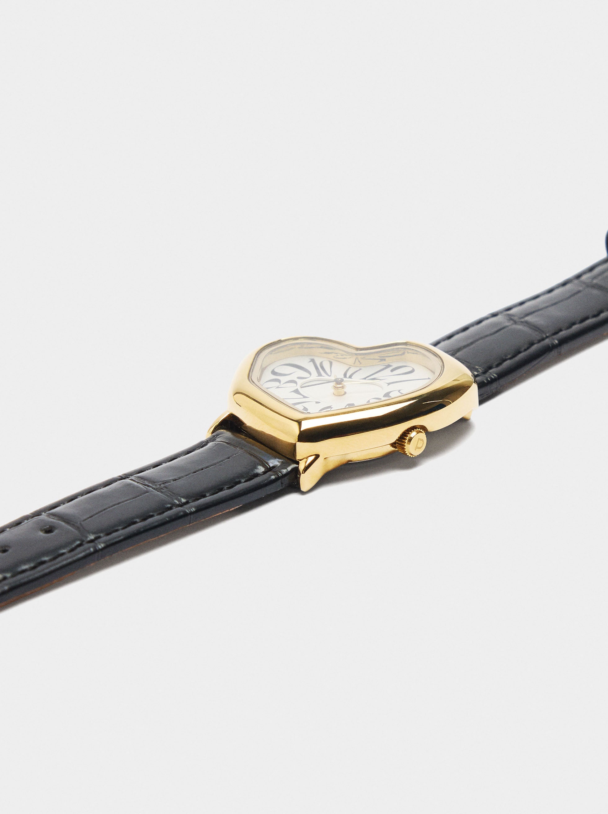 Reloj Con Esfera En Forma De Corazón