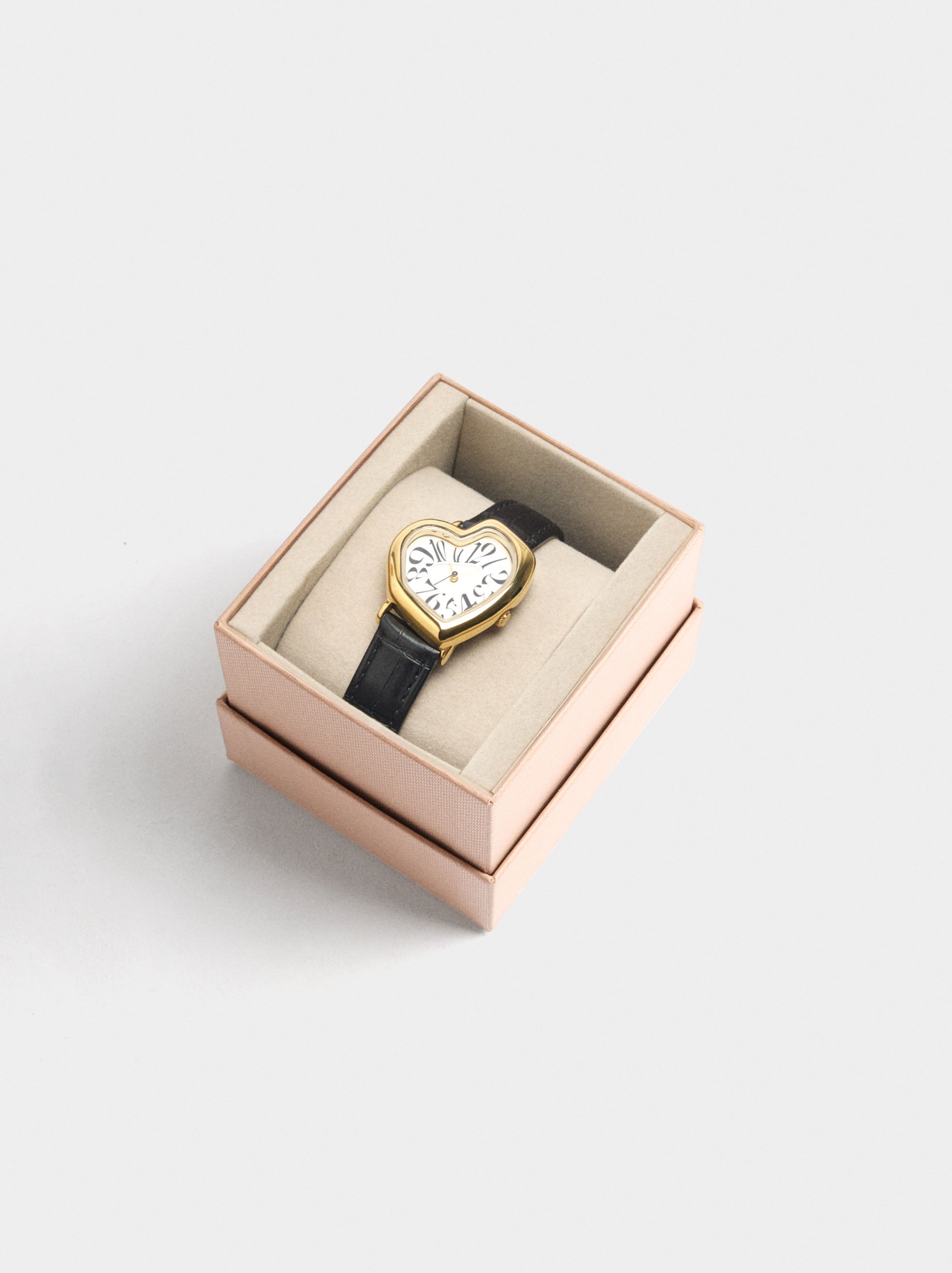 Reloj Con Esfera En Forma De Corazón