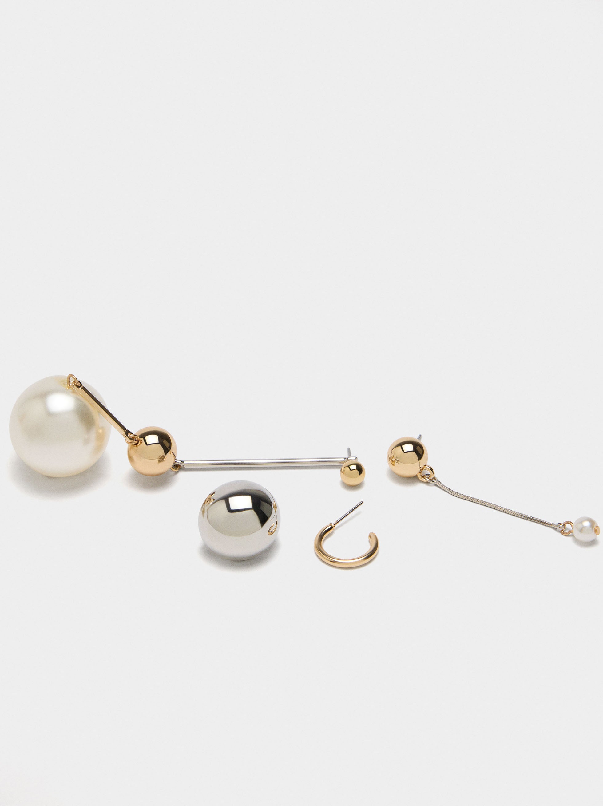 Set De Pendientes Asimétricos Con Perlas