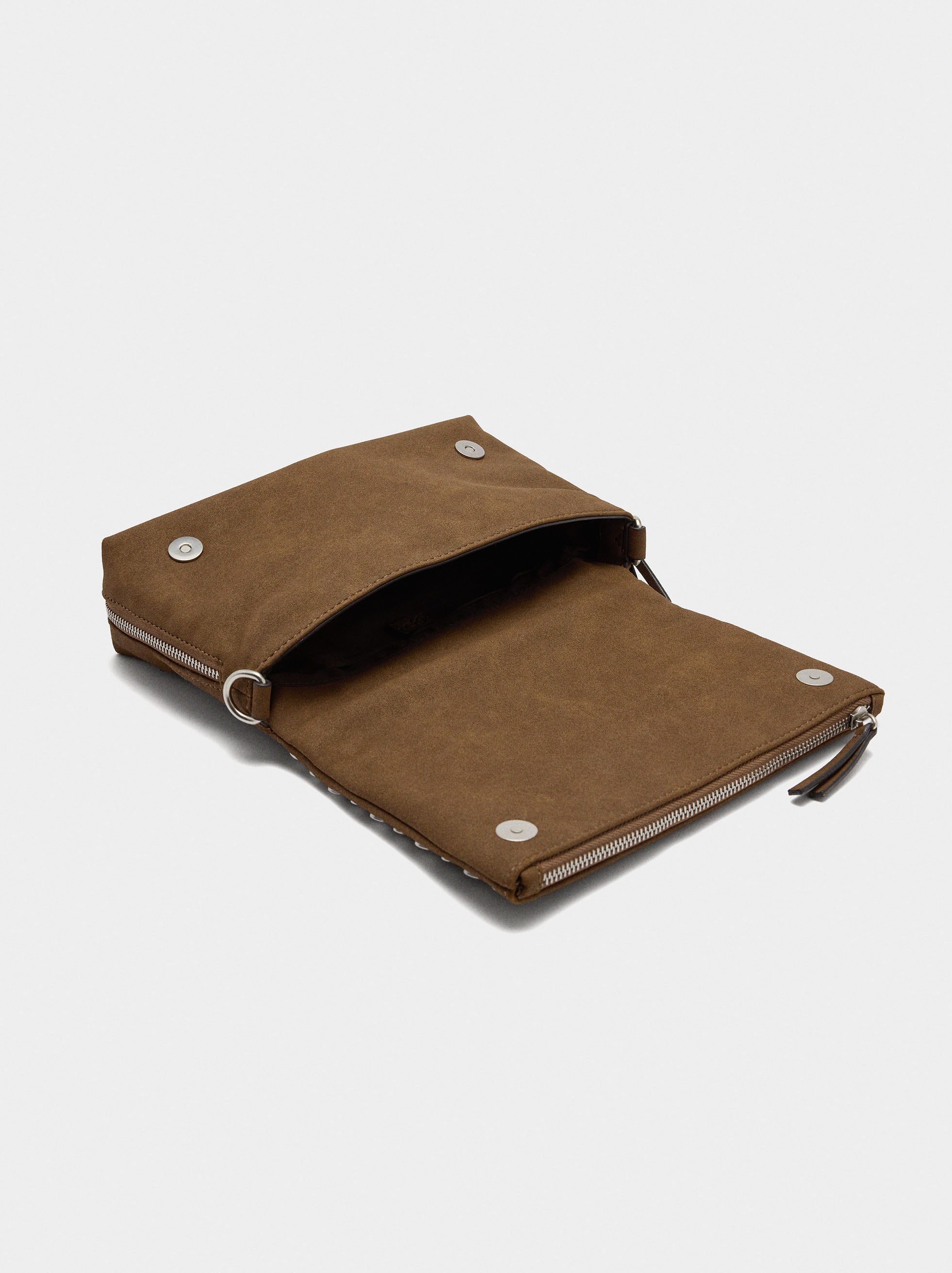 Bolso De Hombro Efecto Piel Con Tachuelas