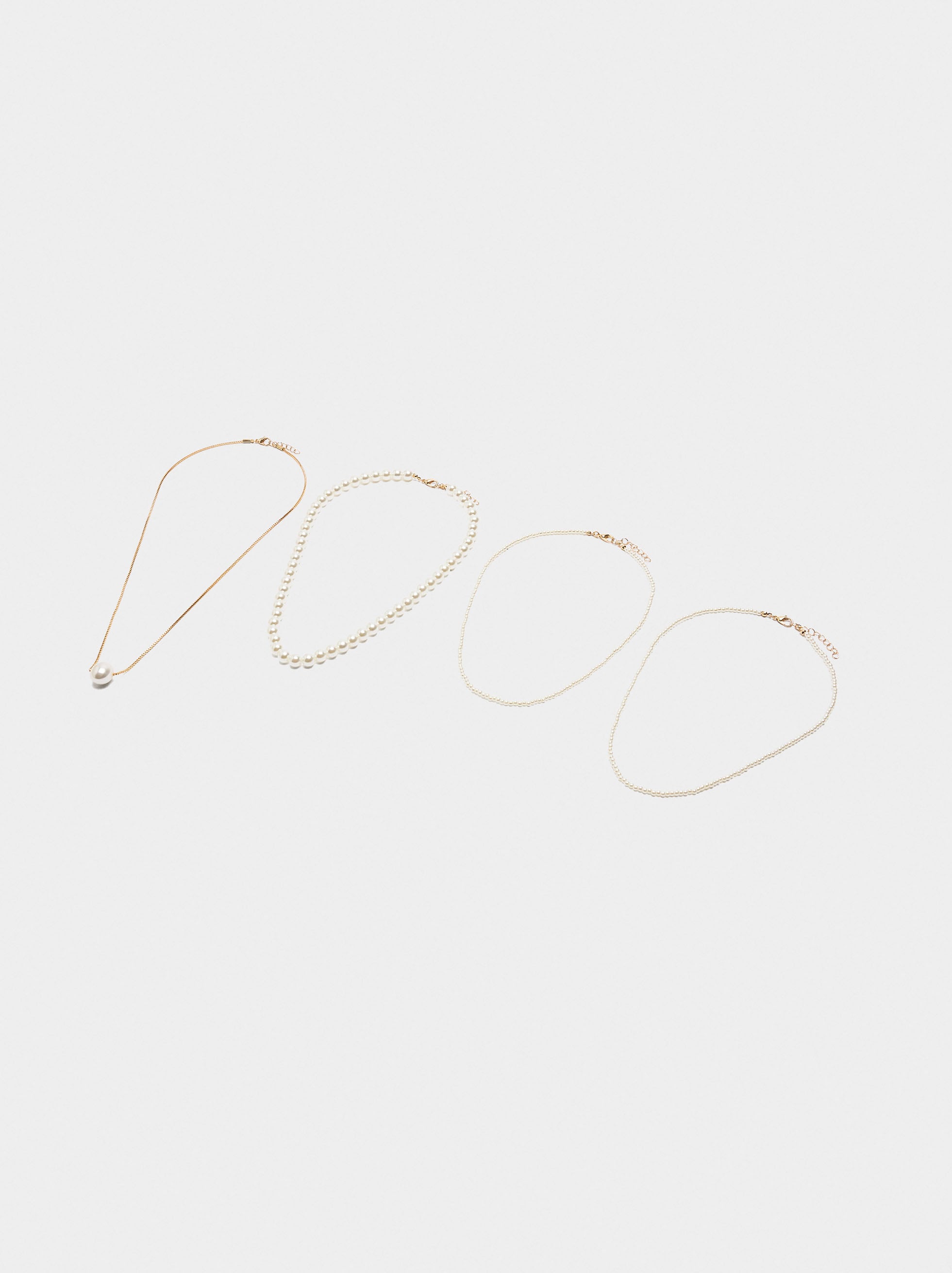 Set De Collares Cortos Con Perlas
