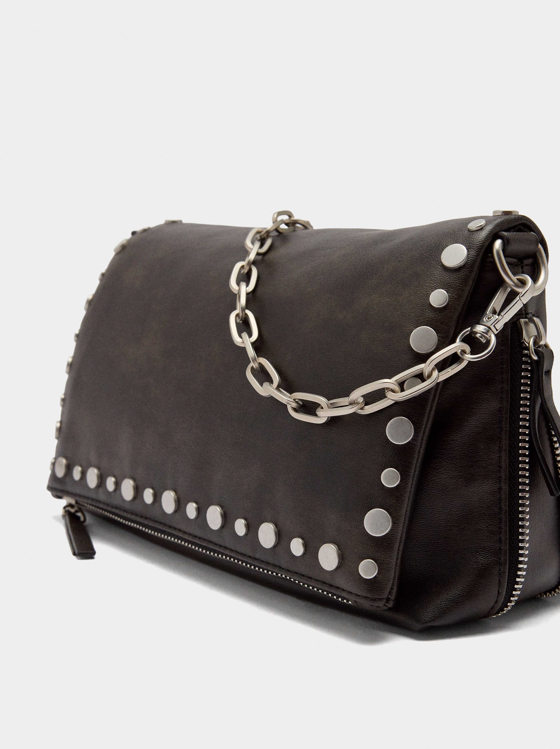 Bolso De Hombro Efecto Piel Con Tachuelas