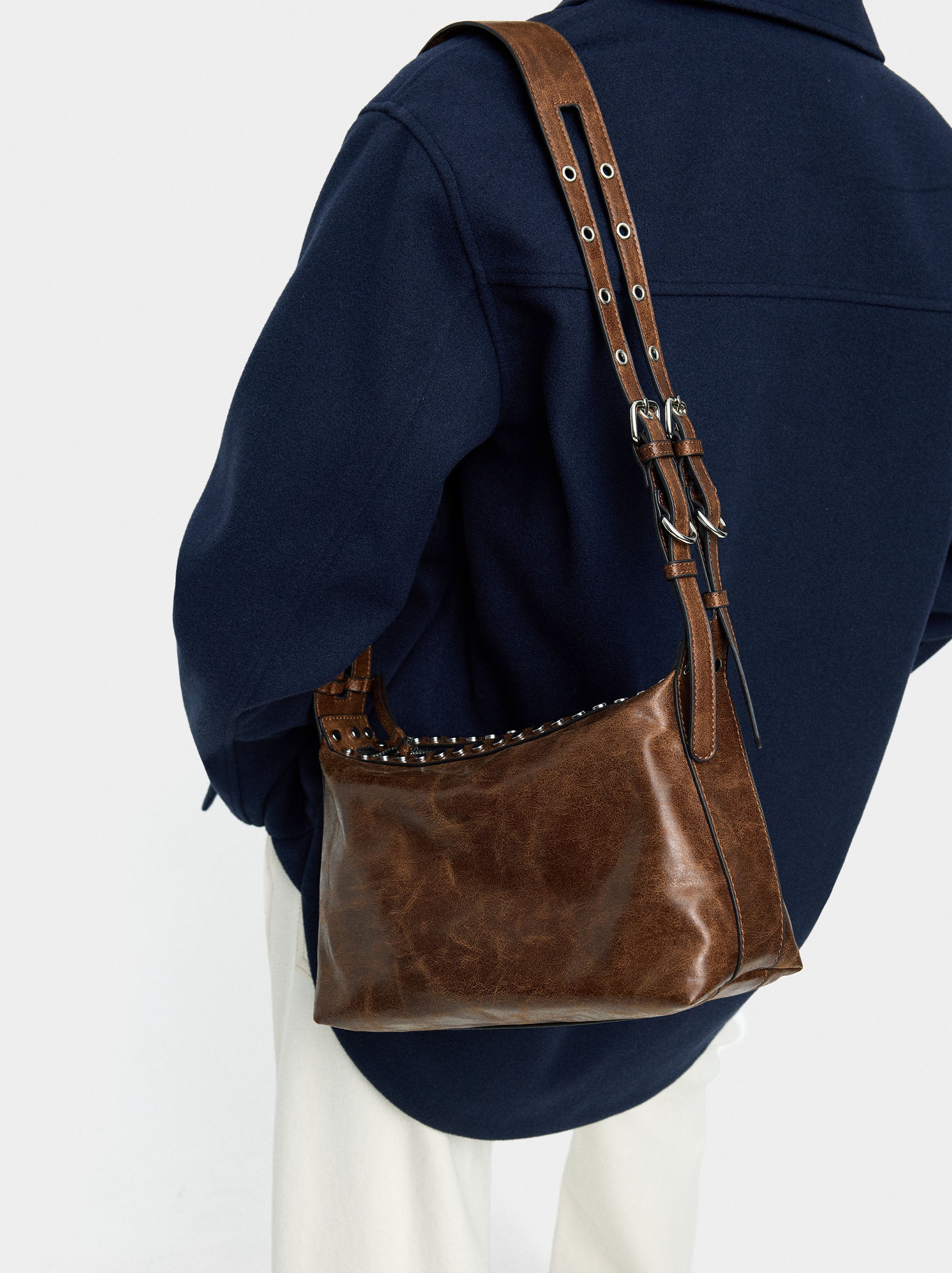 Bolso De Hombro Con Tachuelas