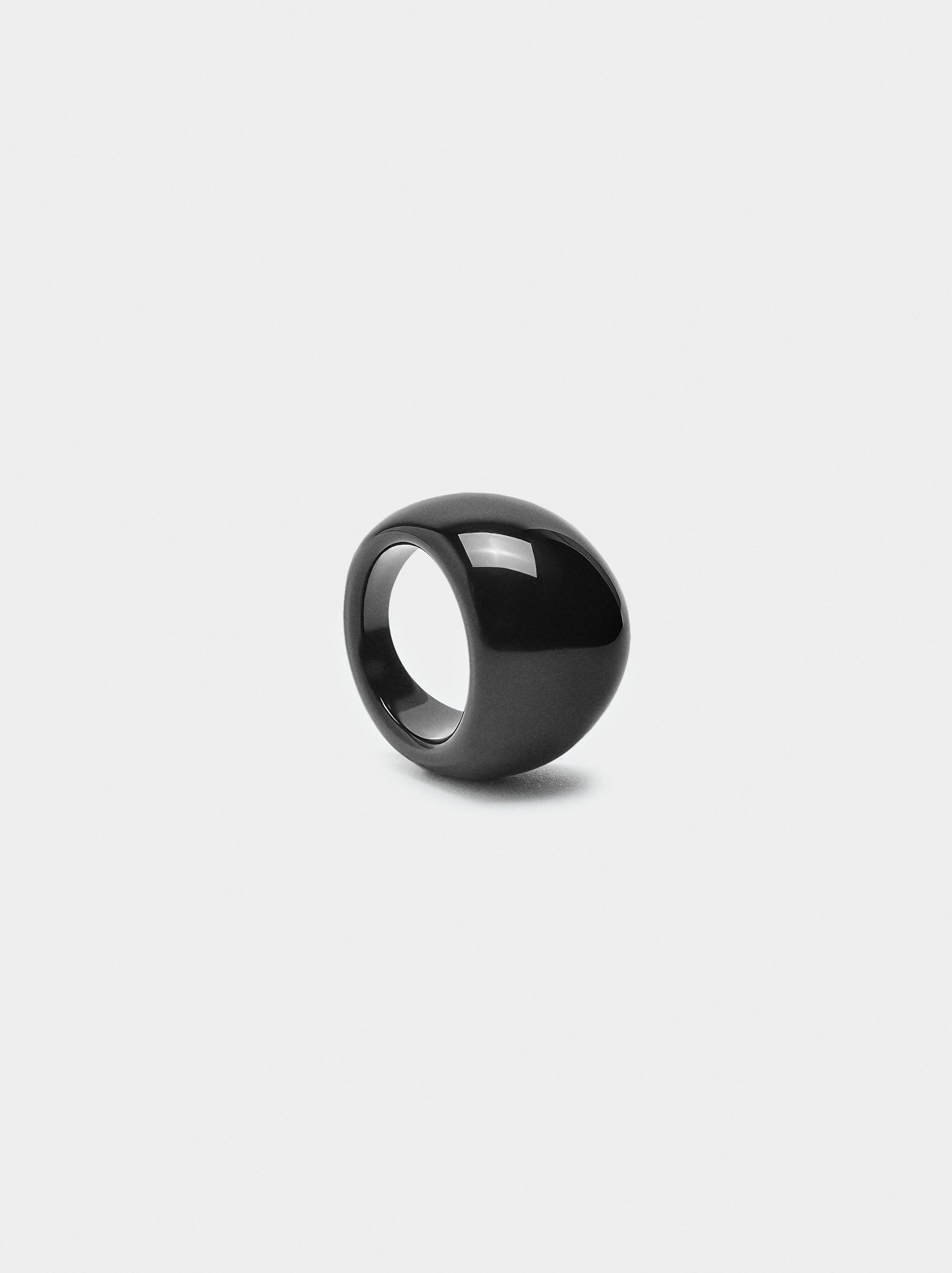 Anillo Redondeado De Resina
