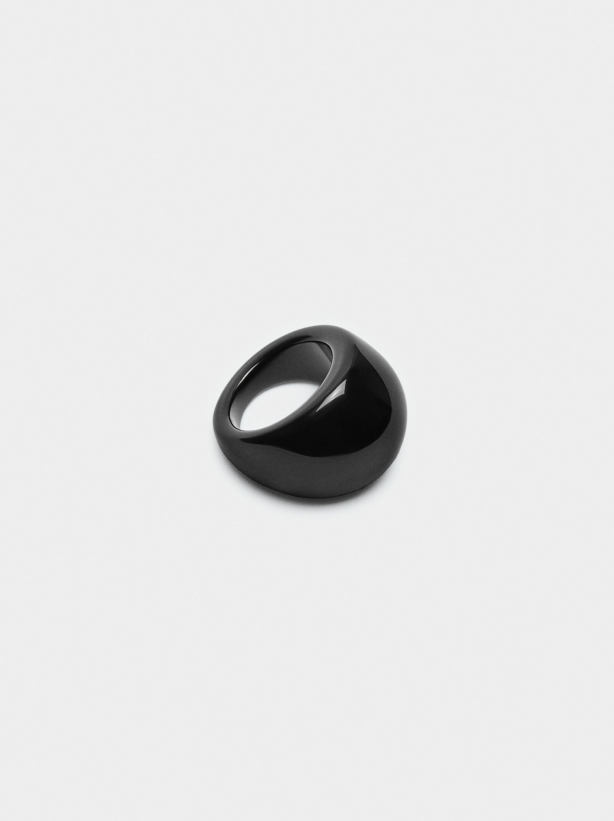 Anillo Redondeado De Resina