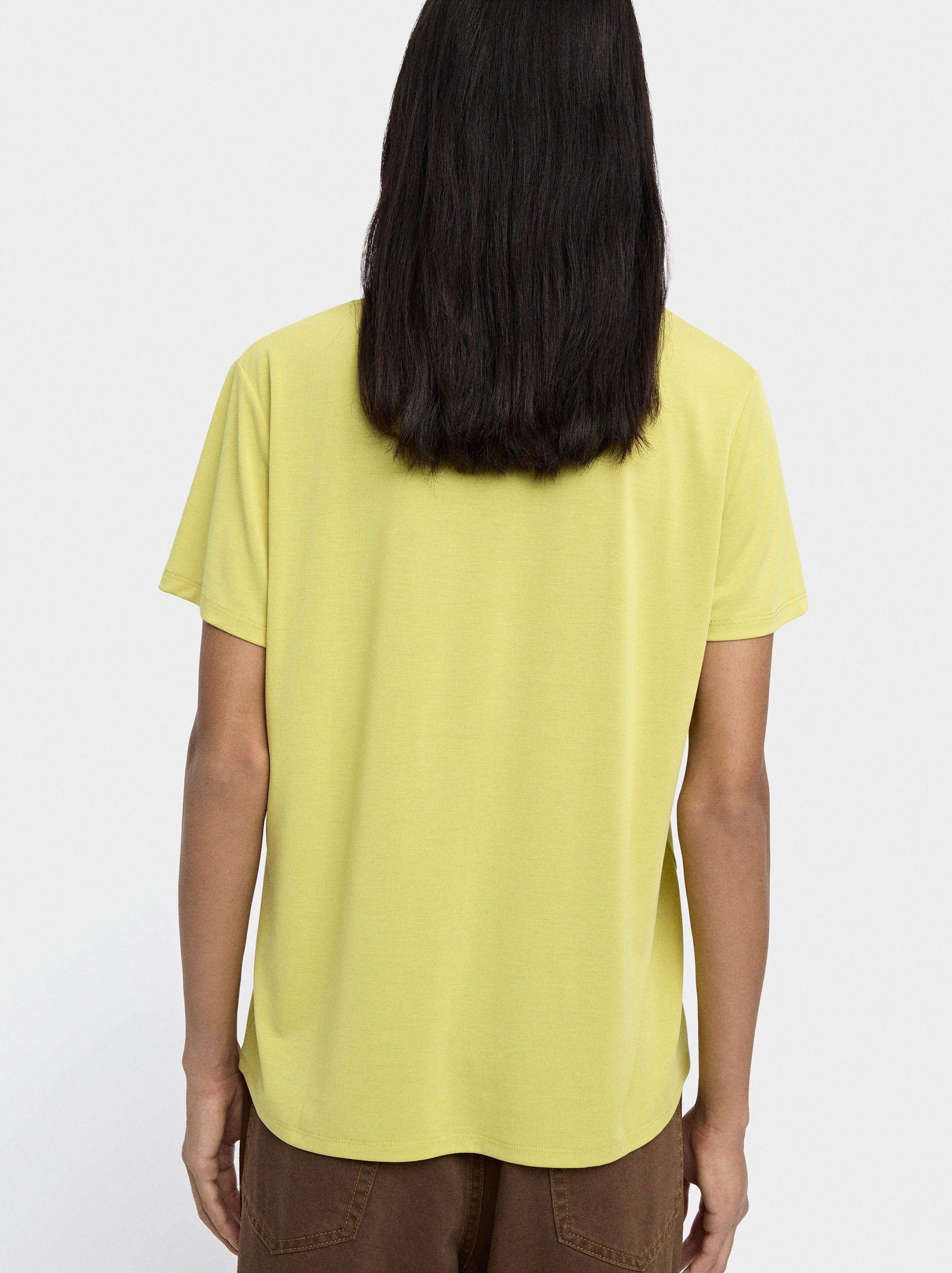 Camiseta Básica Cuello Pico