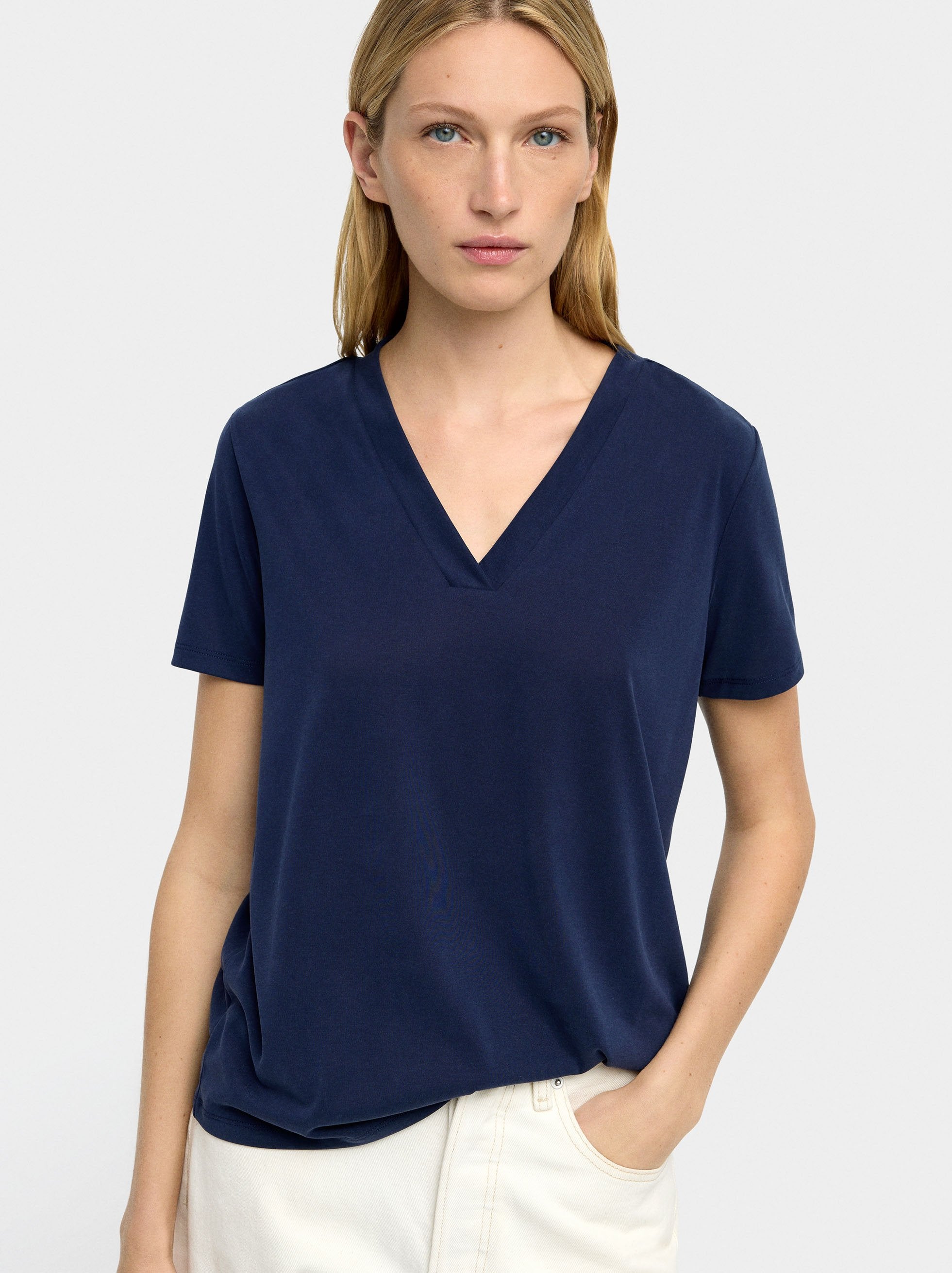 Camiseta Básica Cuello Pico