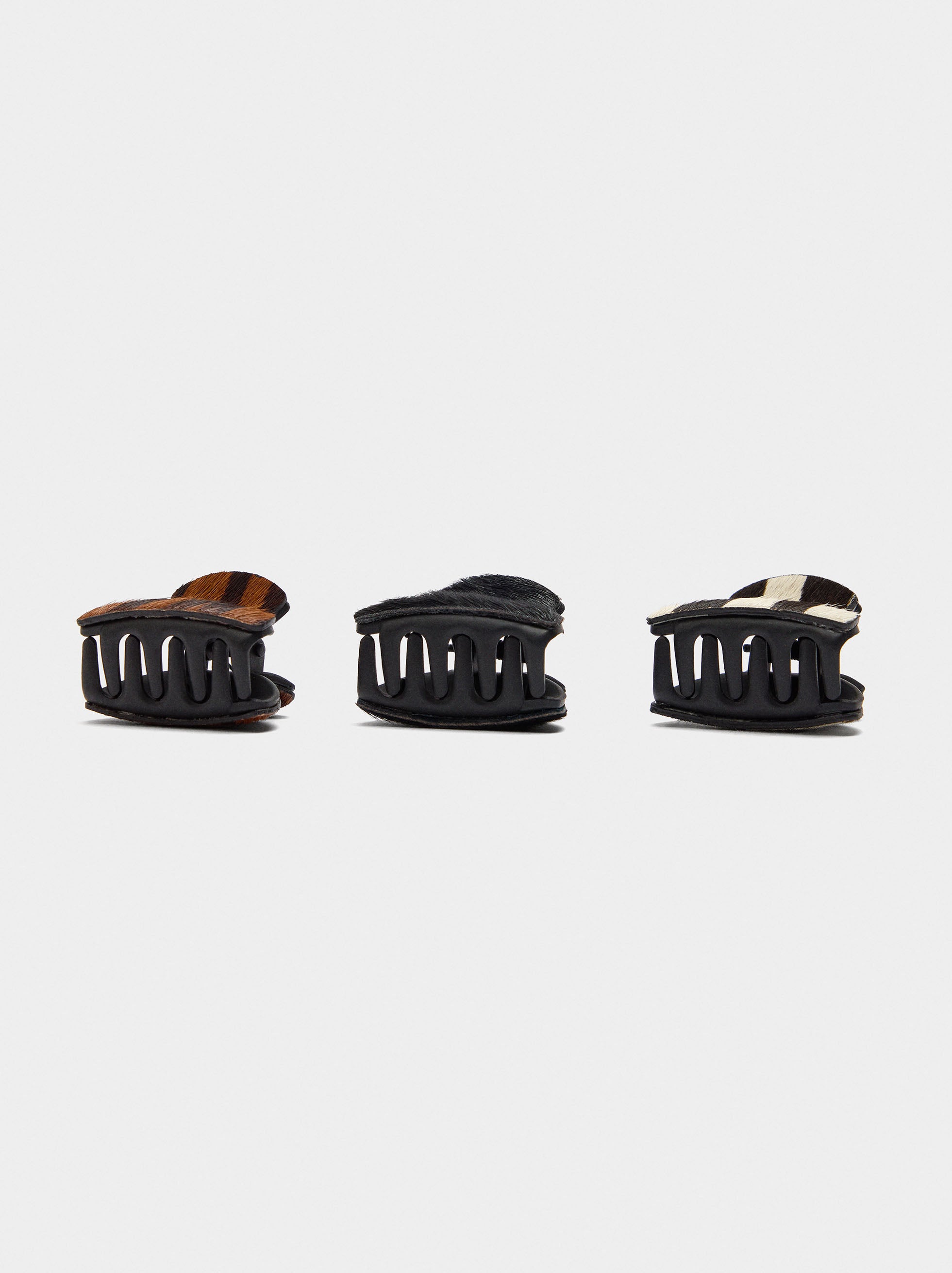 Set De Pinzas De Piel