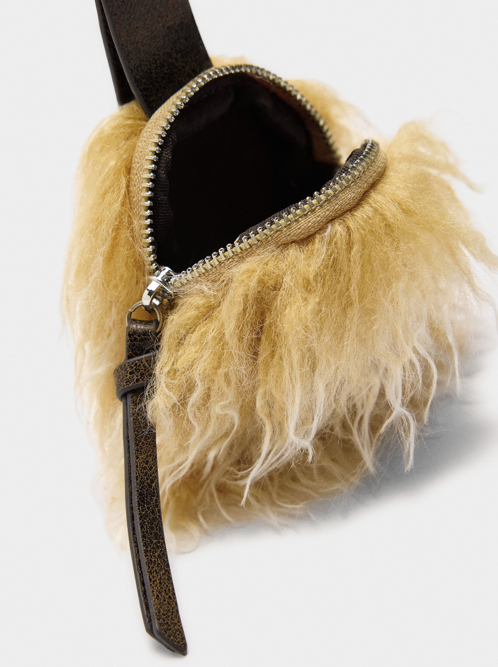 Llavero Charm Monedero Efecto Pelo
