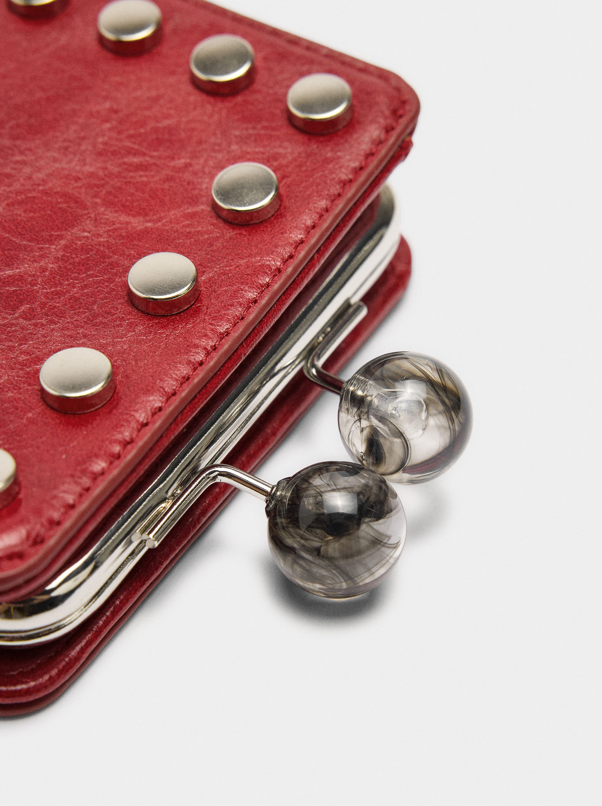 Cartera Básico Con Tachuelas