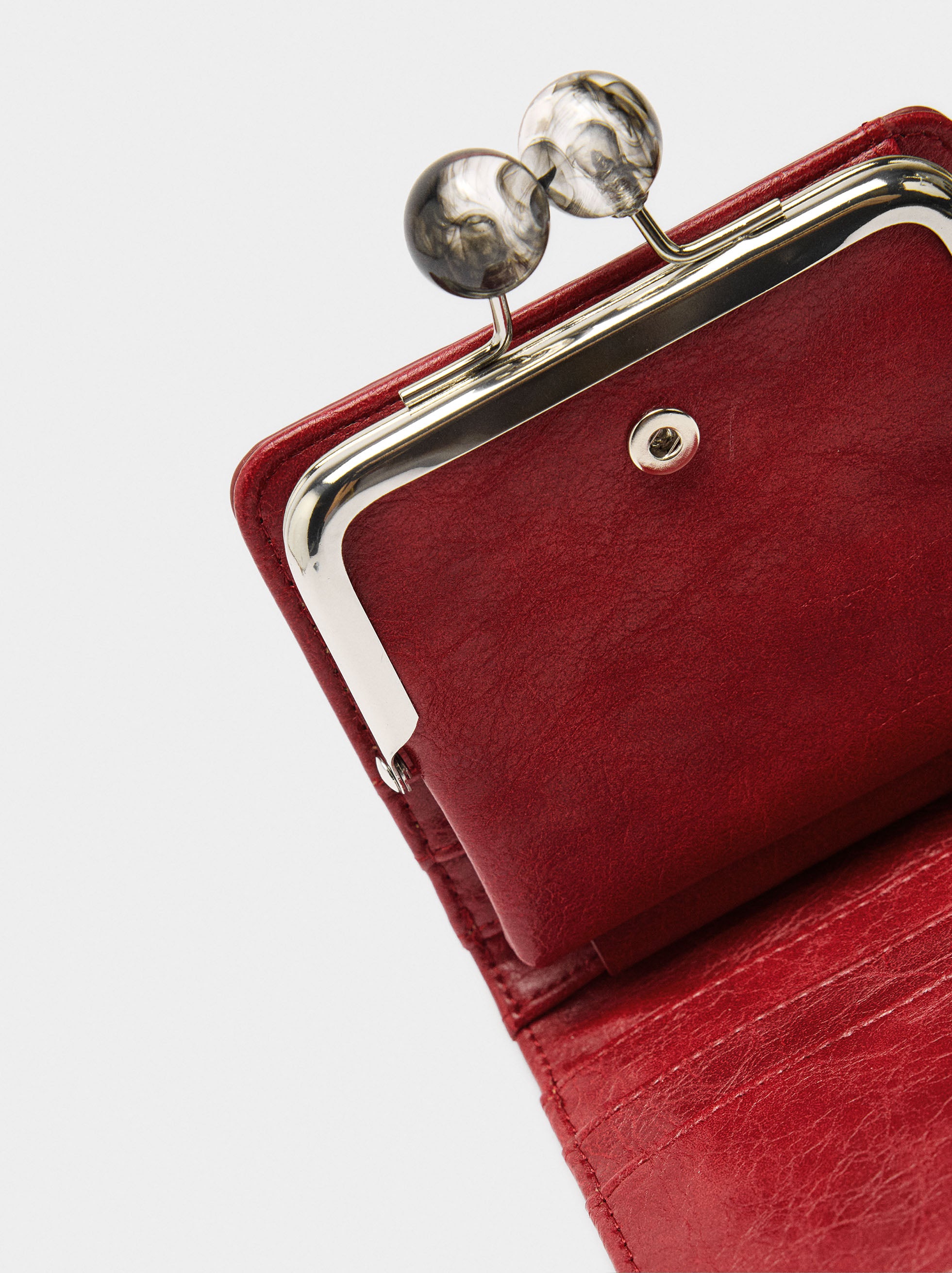 Cartera Básico Con Tachuelas