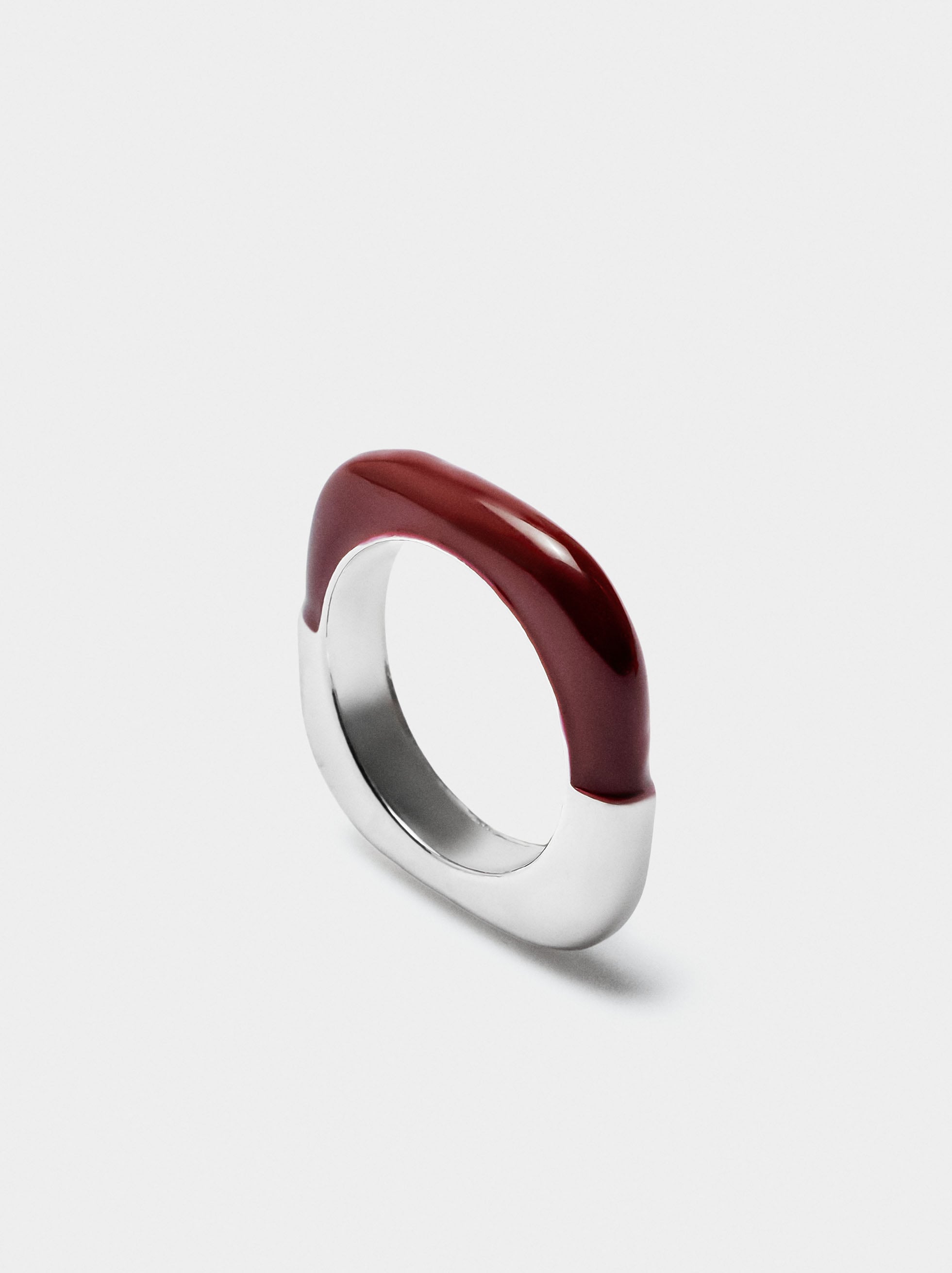 Anillo Con Esmalte