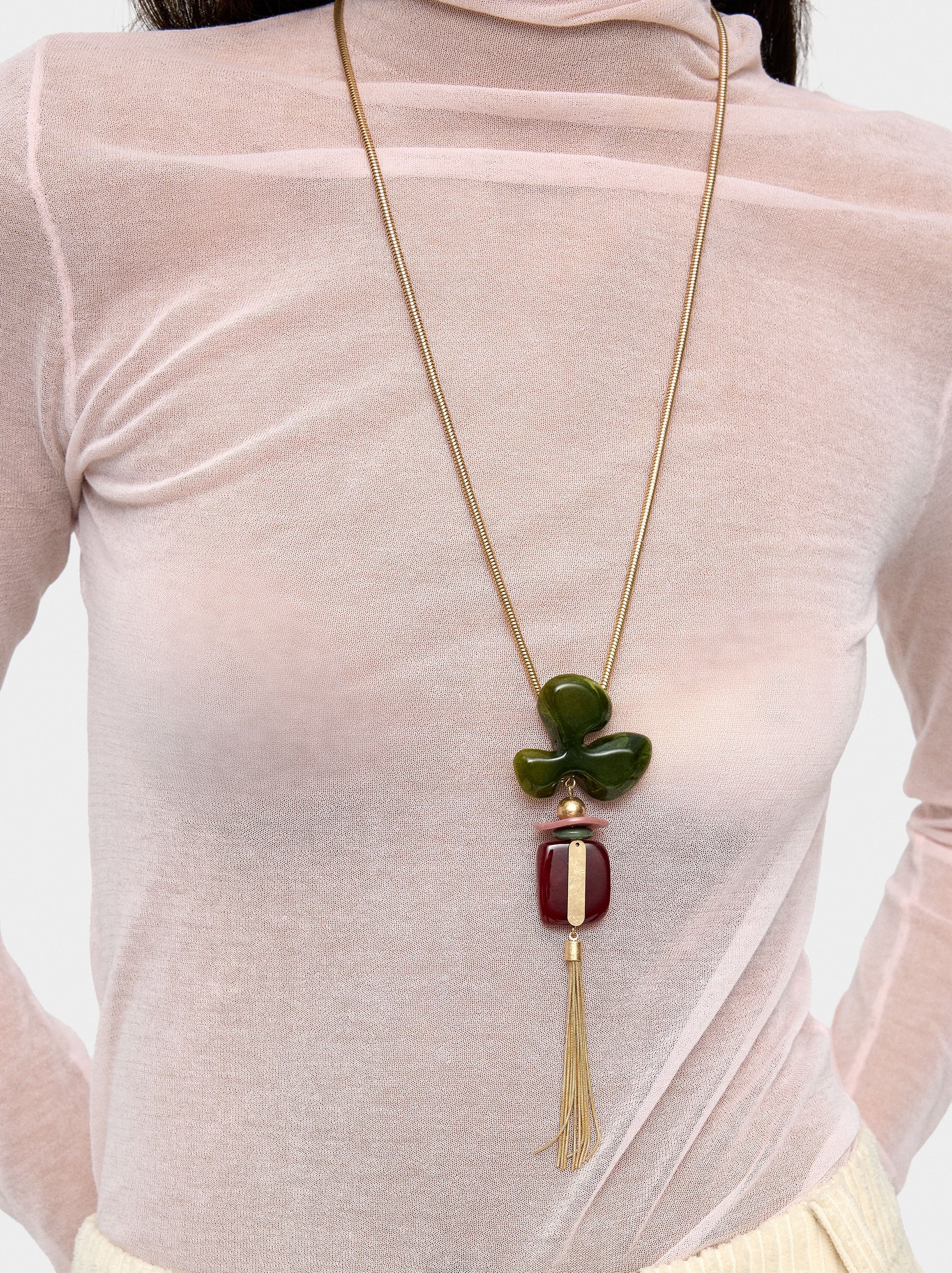 Collar Largo De Flor De Resina Con Flecos
