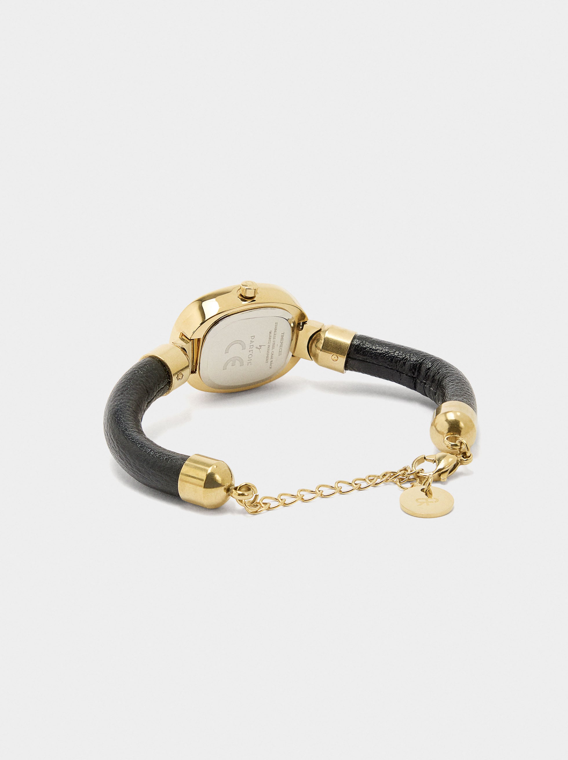 Reloj Con Esfera Ovalada Y Correa De Piel
