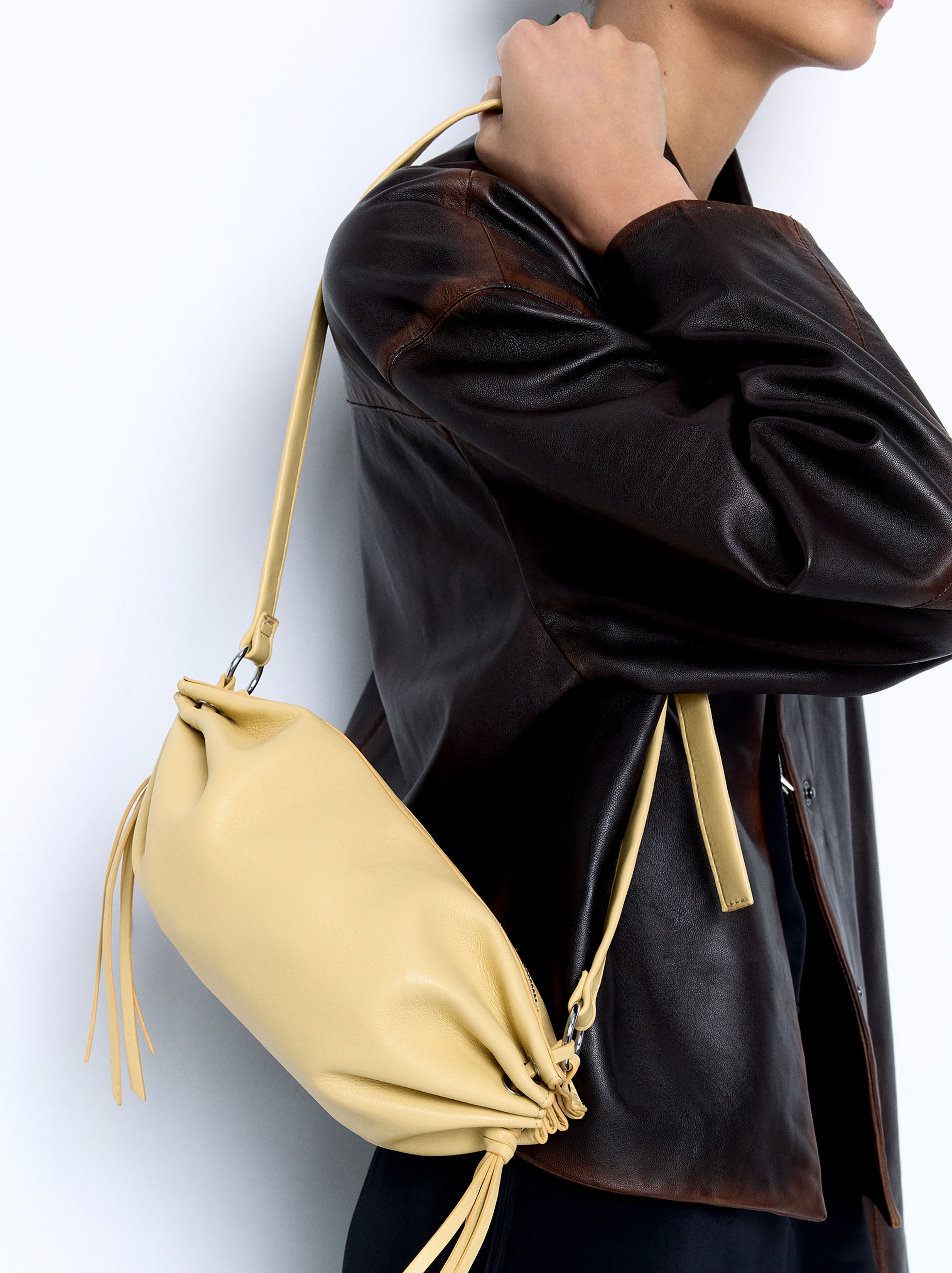 Bolso Bandolera Con Fruncidos