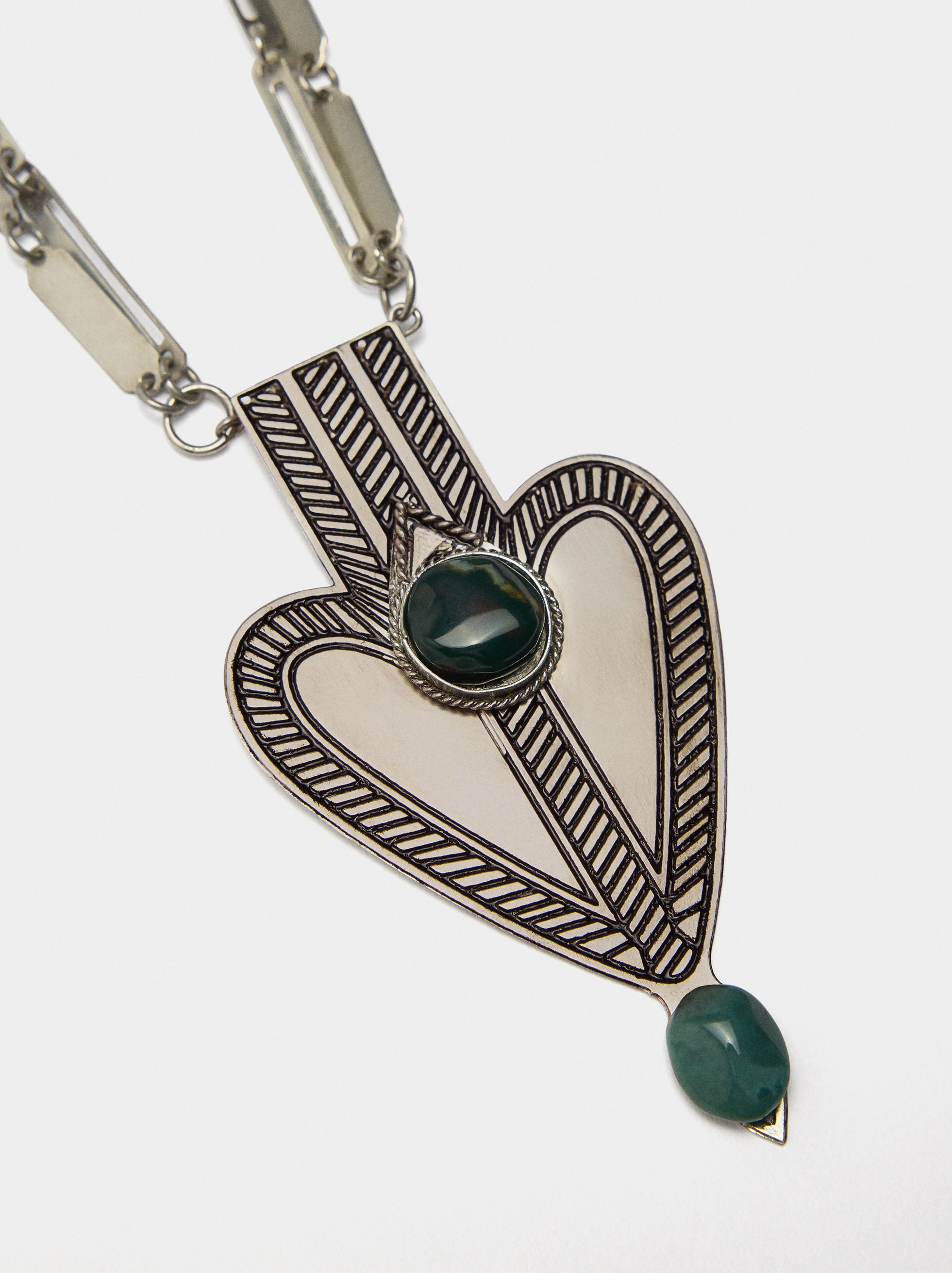 Collar Largo Colgante De Corazón Y Piedras