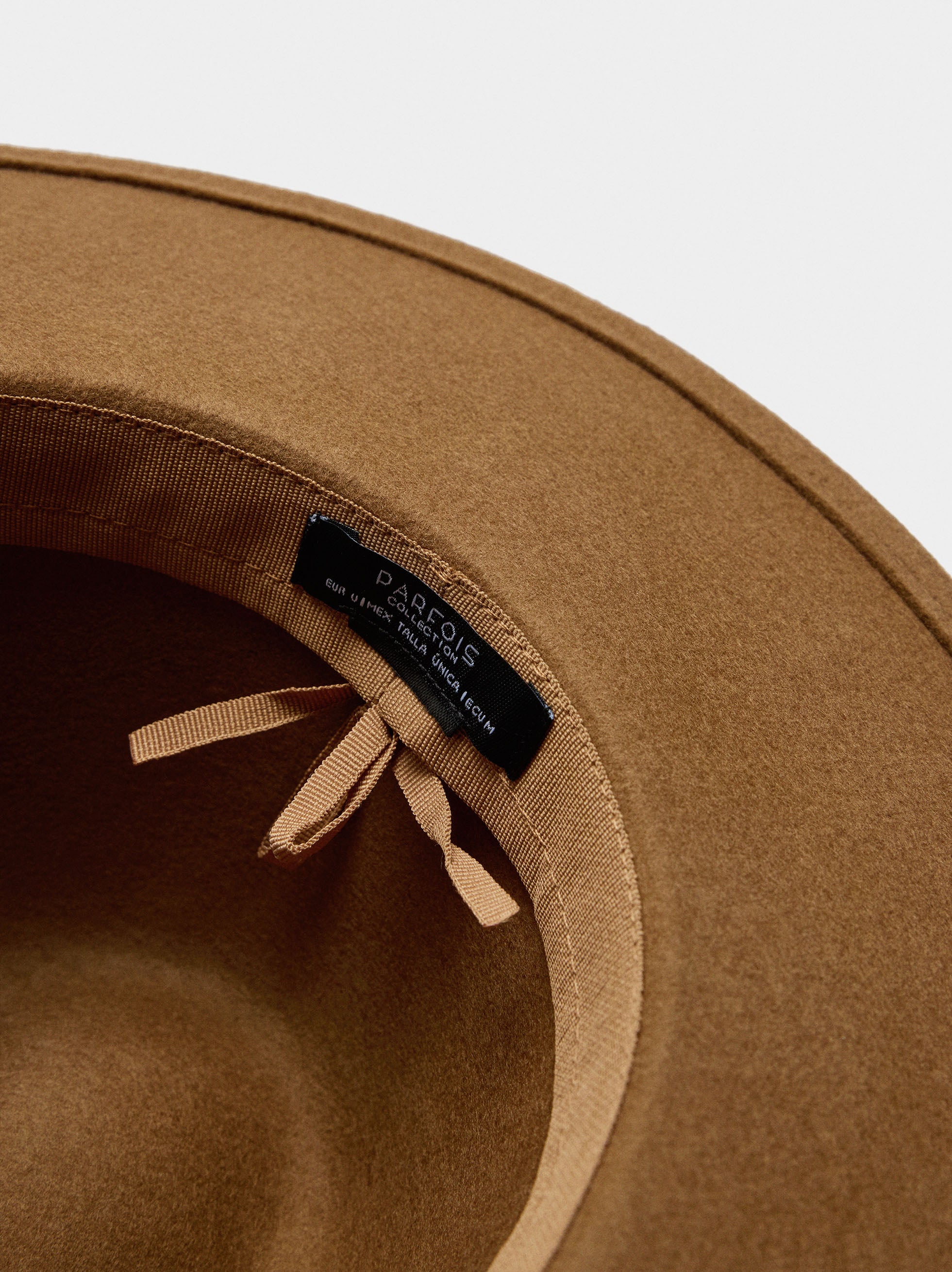Sombrero De Lana Con Cinturón Y Tachuelas
