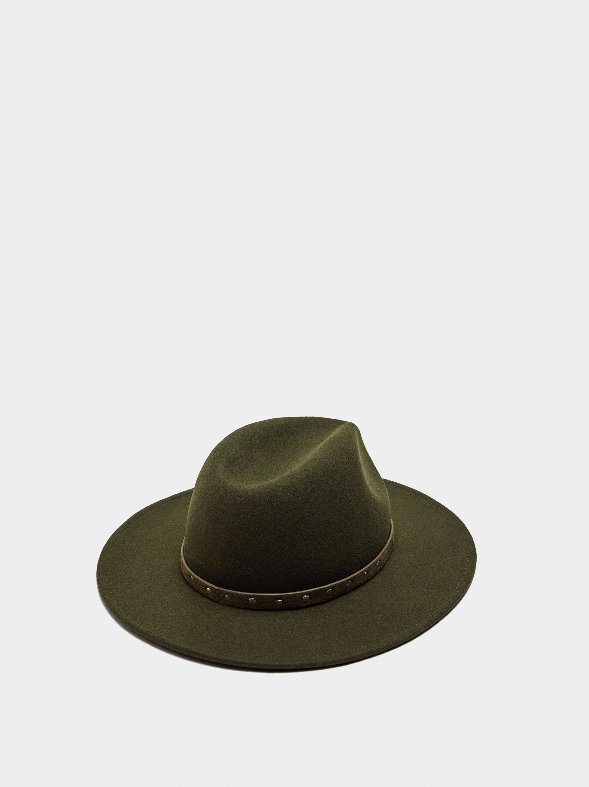 Sombrero De Lana Con Cinturón Y Tachuelas