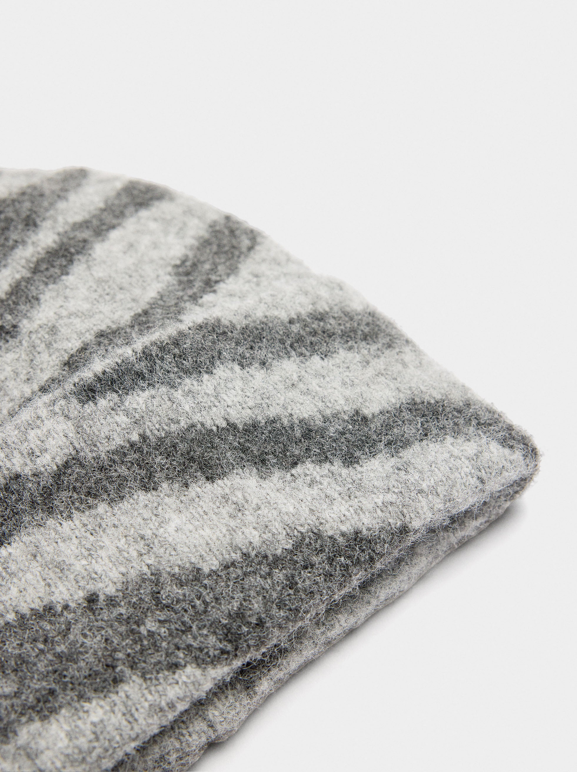 Gorro Estampado Animal Con Dobladillo