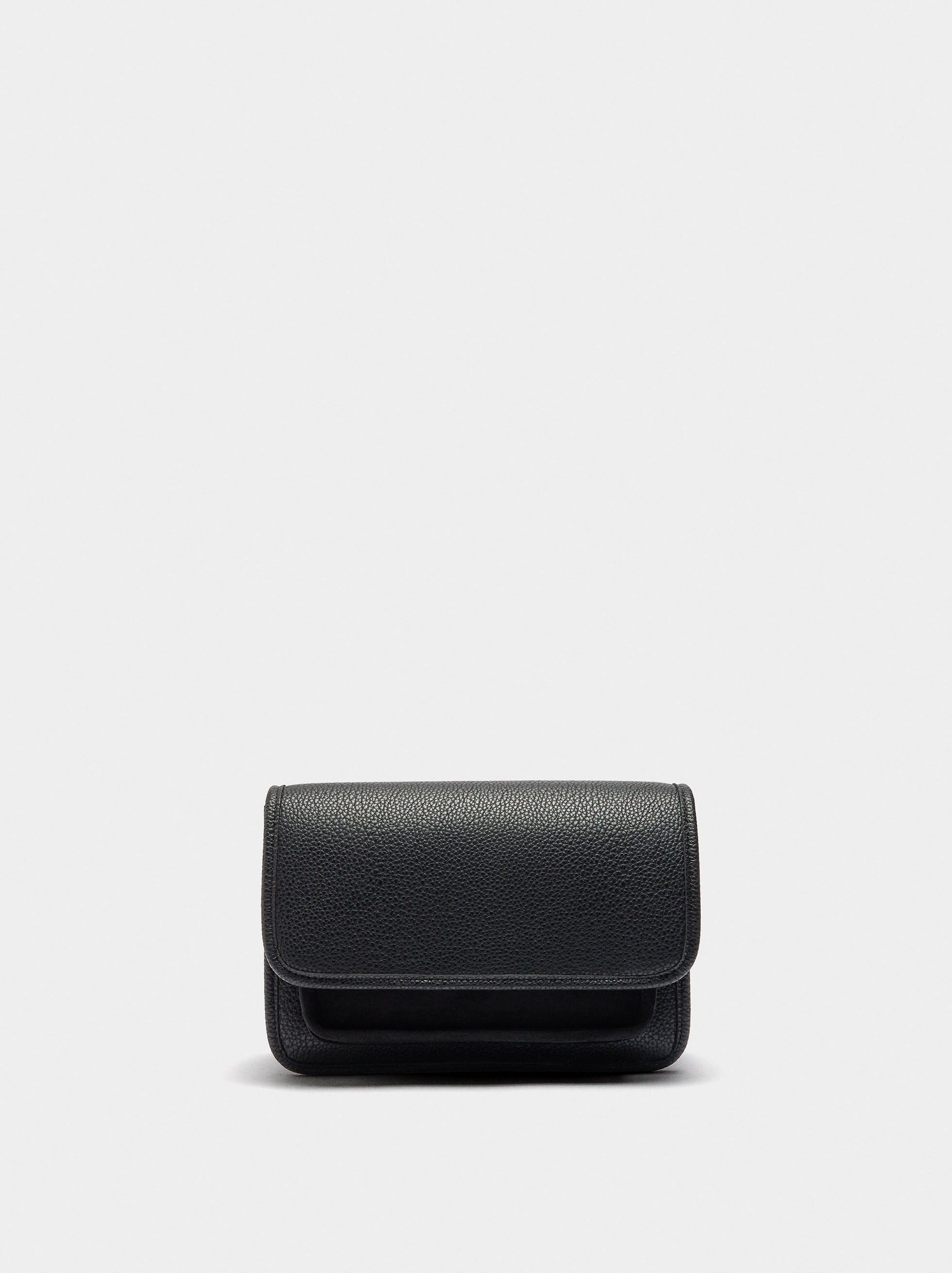 Bolso Bandolera Con Textura Y Solapa