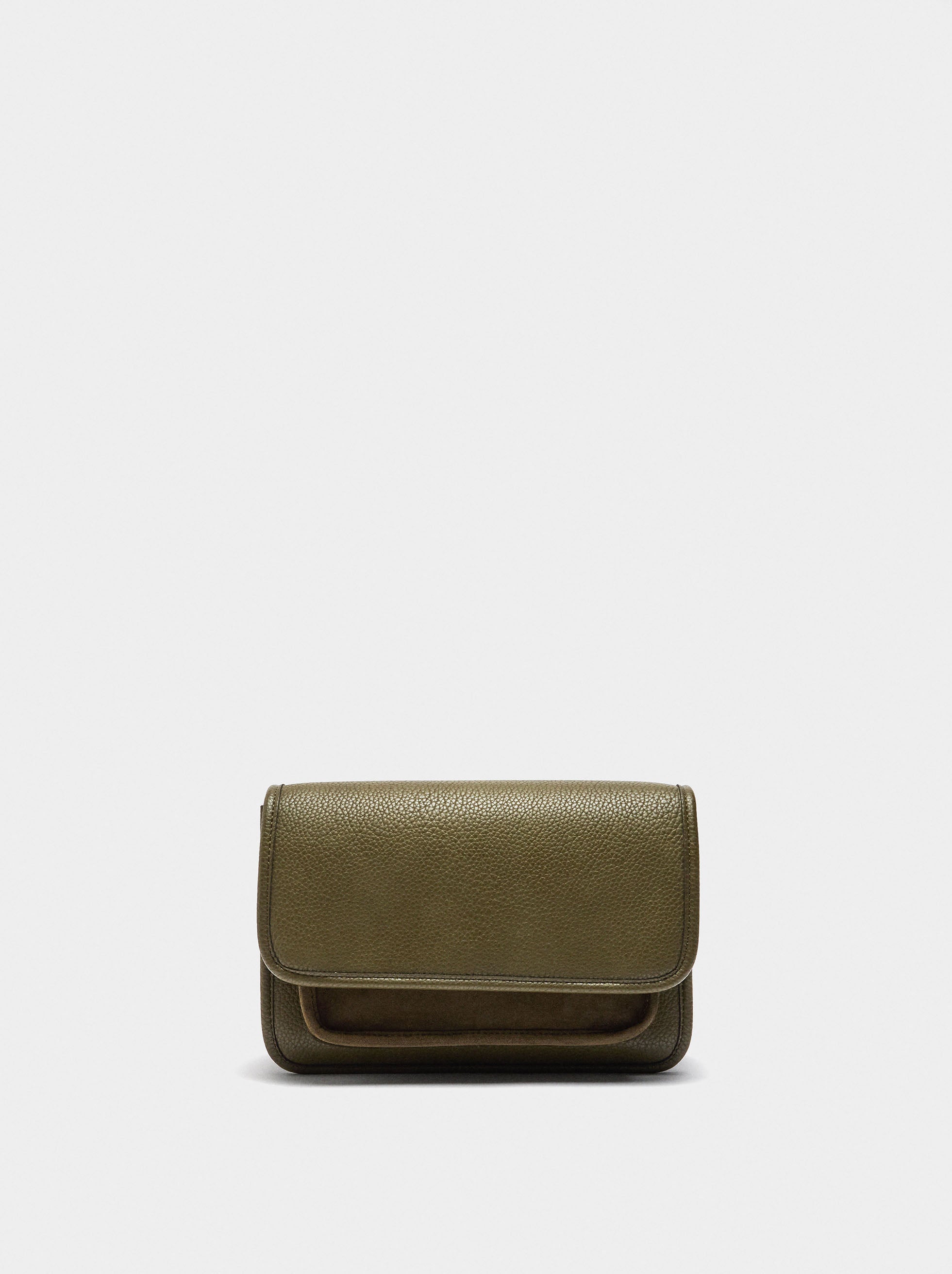 Bolso Bandolera Con Textura Y Solapa