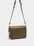 Bolso Bandolera Con Textura Y Solapa